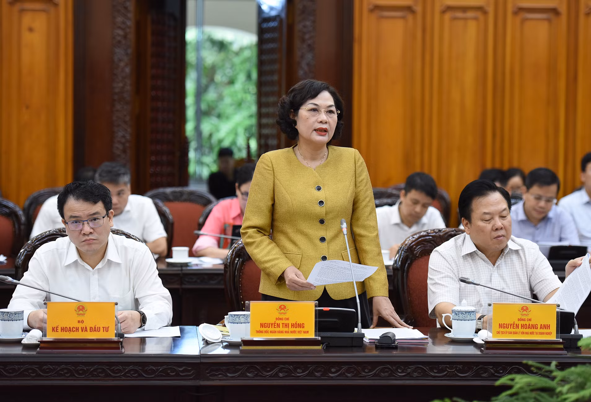 Thống đốc Ngân hàng Nhà nước Việt Nam Nguyễn Thị Hồng phát biểu tại cuộc họp.