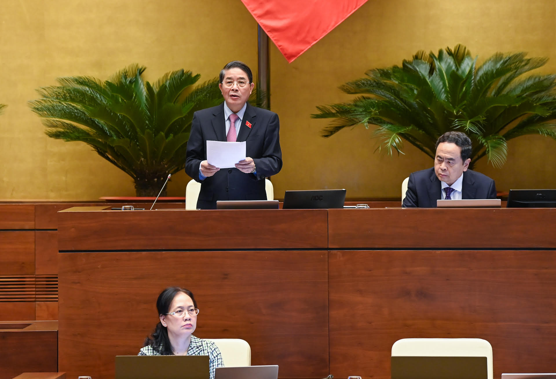 Phó Chủ tịch Quốc hội Nguyễn Đức Hải điều hành phiên chất vấn và trả lời chất vấn.