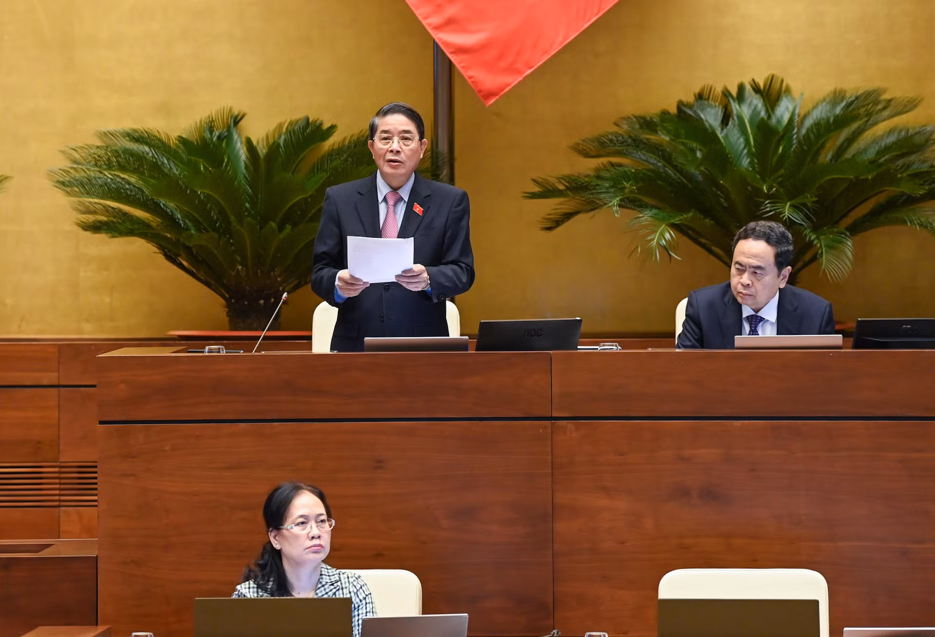 Phó Chủ tịch Quốc hội Nguyễn Đức Hải điều hành phiên chất vấn và trả lời chất vấn.