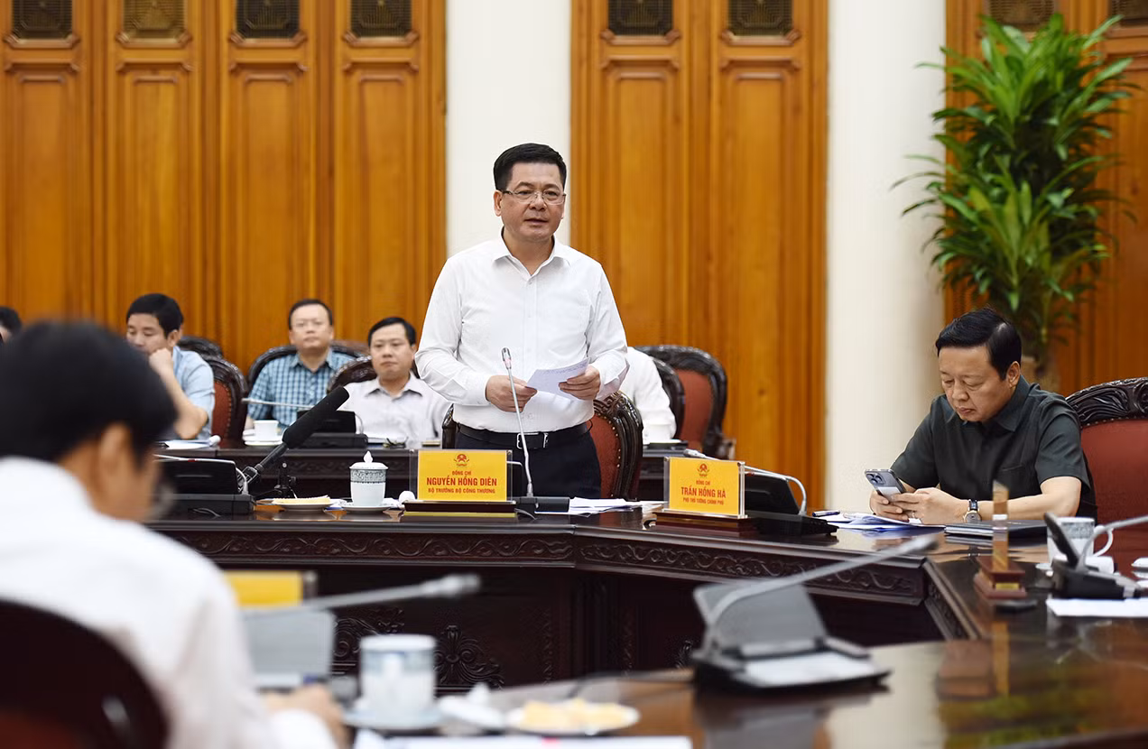 Bộ trưởng Công thương Nguyễn Hồng Diên phát biểu.