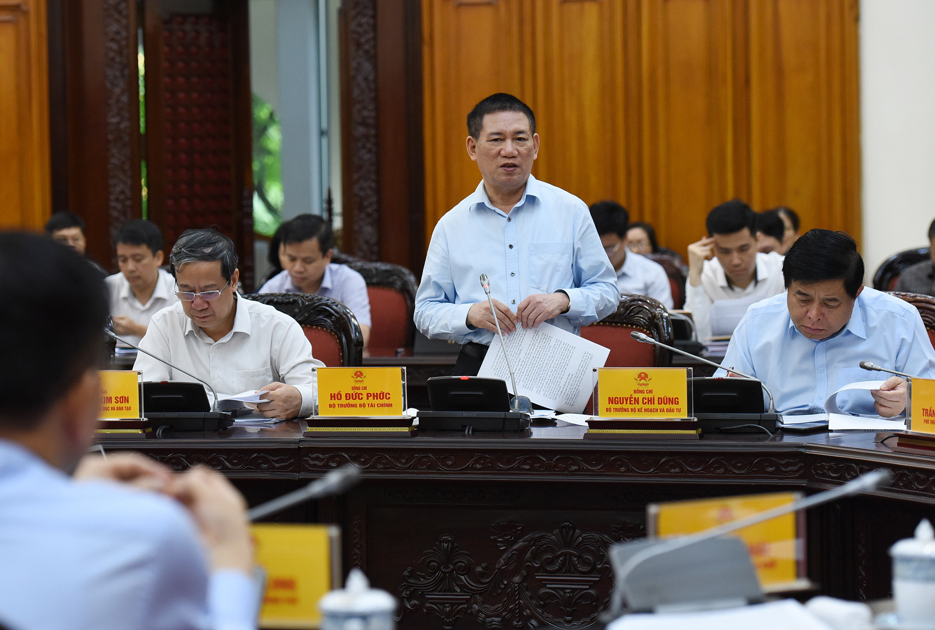 Bộ trưởng Tài chính Hồ Đức Phớc phát biểu tại cuộc họp.