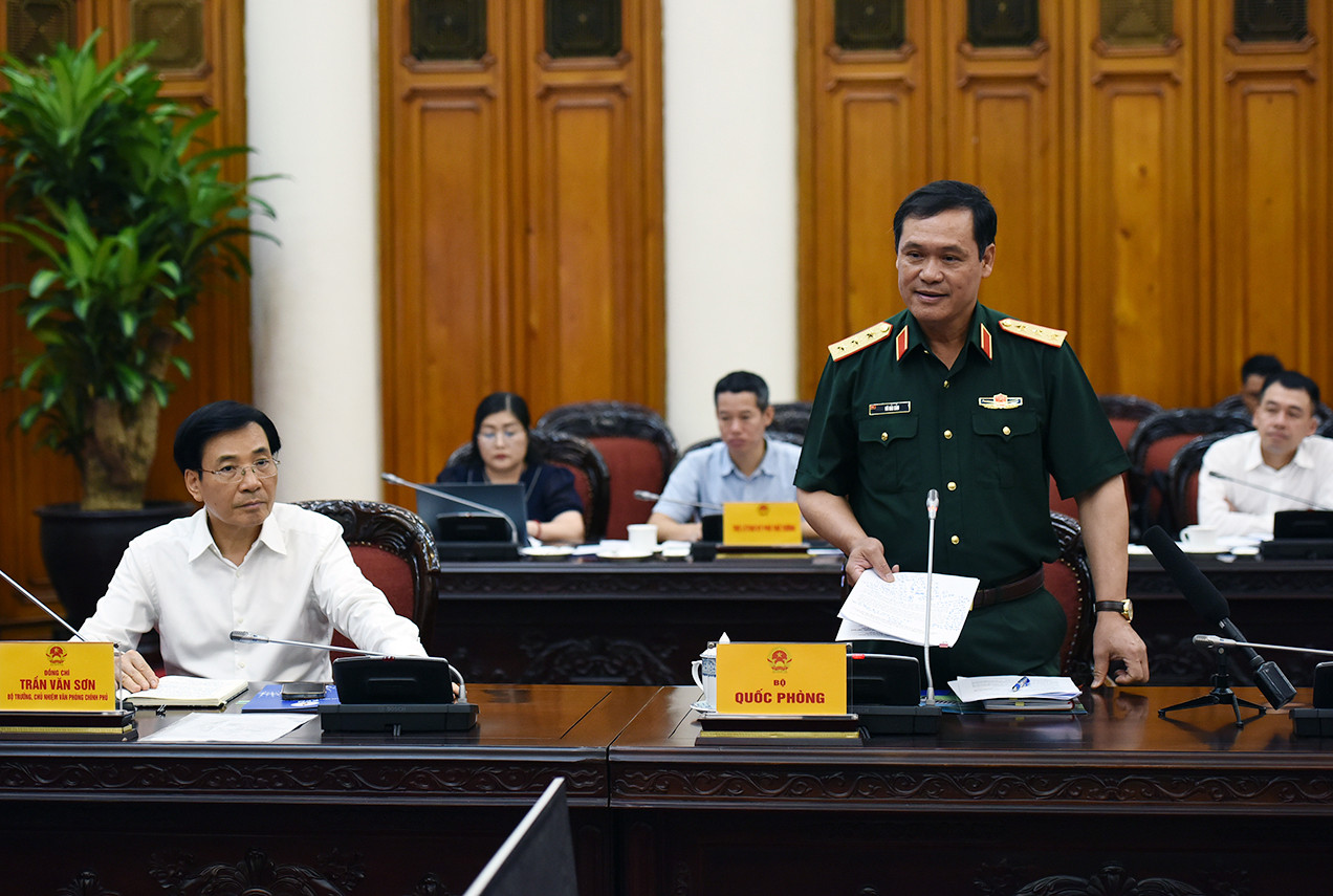 Đại diện lãnh đạo Bộ Quốc phòng phát biểu.