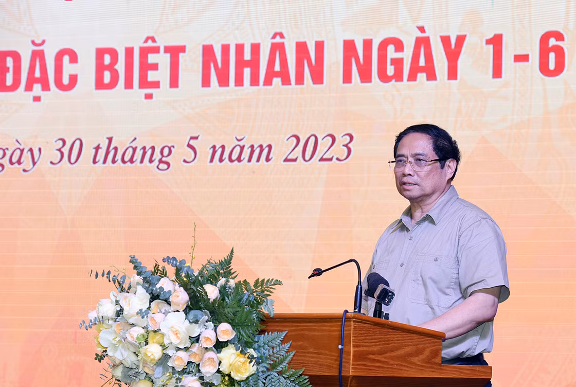 Tại buổi gặp mặt với thầy cô giáo, học sinh, sinh viên của hai trường Thủ tướng Phạm Minh Chính đánh giá cao, biểu dương những nỗ lực, kết quả đạt được của thầy và trò của hai ngôi trường nói riêng và hệ thống các trường chuyên biệt trên cả nước nói chung.