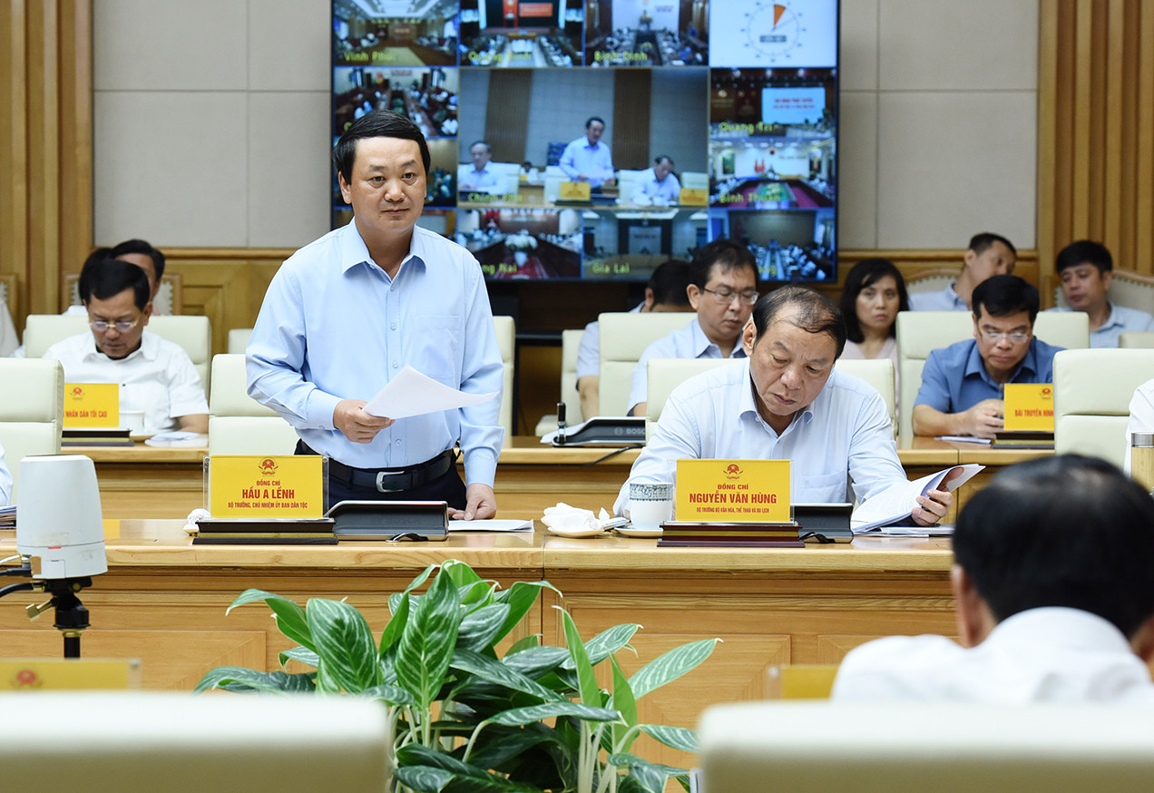 Bộ trưởng, Chủ nhiệm Ủy ban Dân tộc Hầu A Lềnh phát biểu. Bộ trưởng, Chủ nhiệm Ủy ban Dân tộc Hầu A Lềnh phát biểu.