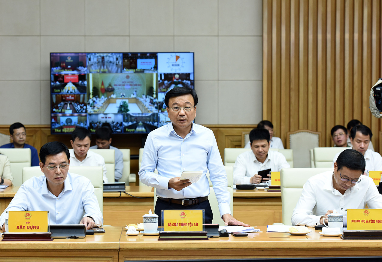 Thứ trưởng Giao thông vận tải Nguyễn Danh Huy phát biểu. Thứ trưởng Giao thông vận tải Nguyễn Danh Huy phát biểu.