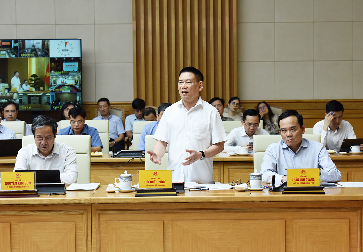 Bộ trưởng Tài chính Hồ Đức Phớc phát biểu. Bộ trưởng Tài chính Hồ Đức Phớc phát biểu.