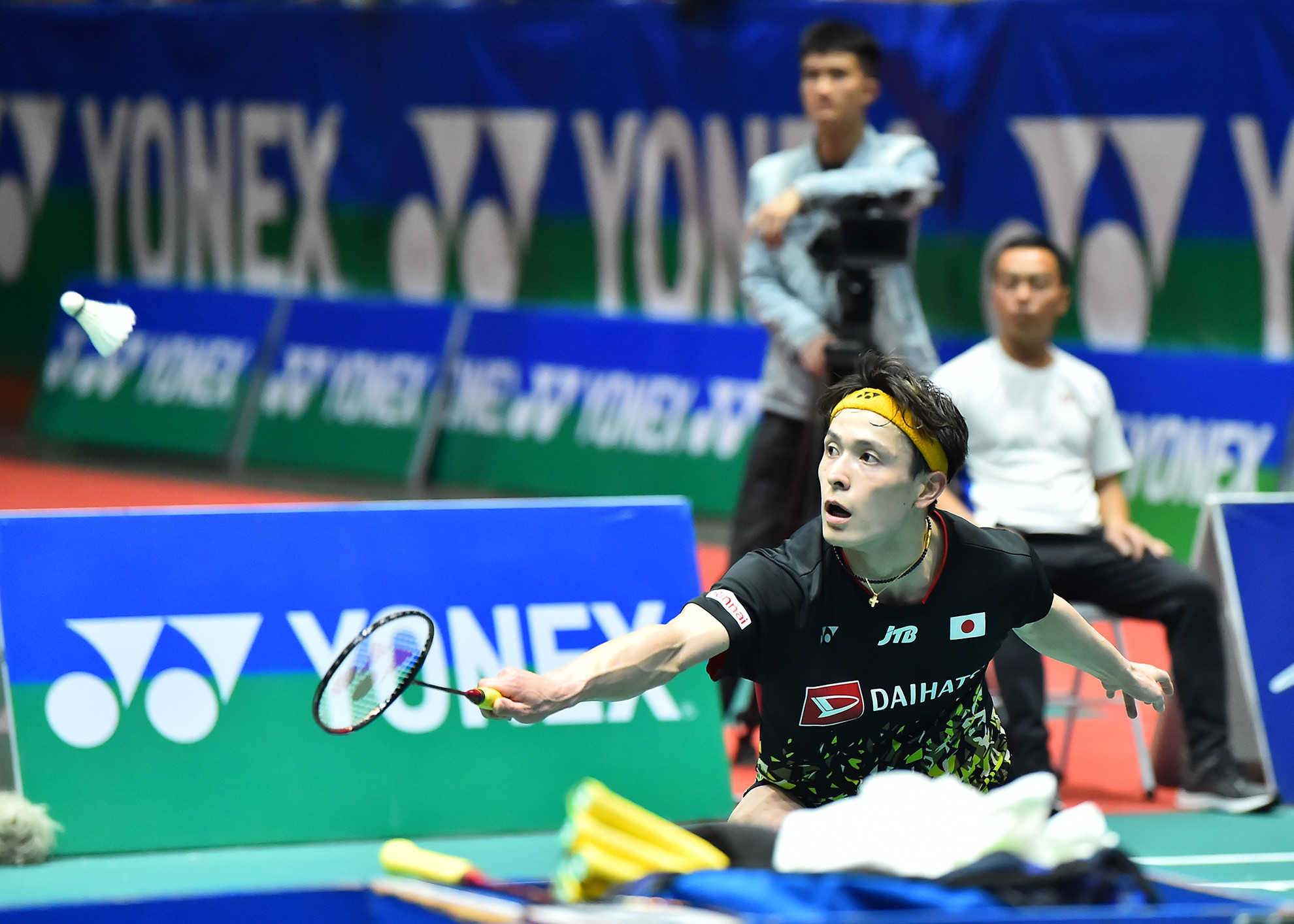 Takuma Obayashi đứng thứ 90 thế giới được đánh giá cao hơn Lê Đức Phát trong trận chung kết hôm nay. Thực tế trên sân đã chứng minh điều này với thế trận chủ động mà tay vợt Nhật Bản đã tạo ra.