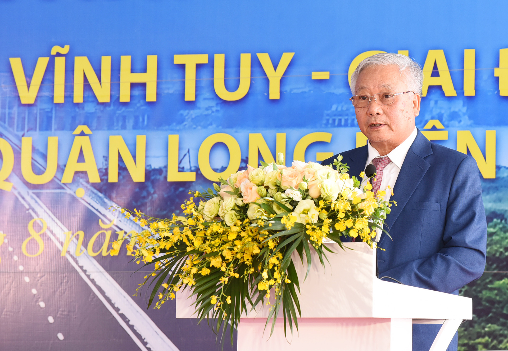 Ông Đào Ngọc Khanh, Chủ tịch HĐQT VINACONEX cho biết, tập thể cán bộ công nhân viên liên danh VINACONEX - Trung Chính và các nhà thầu của dự án đã luôn nỗ lực cố gắng để đáp ứng yêu cầu nhiệm vụ được giao, công trình vượt tiến độ khoảng 4 tháng, không đội vốn và có thể sẽ tiết kiệm được vốn sau khi quyết toán.