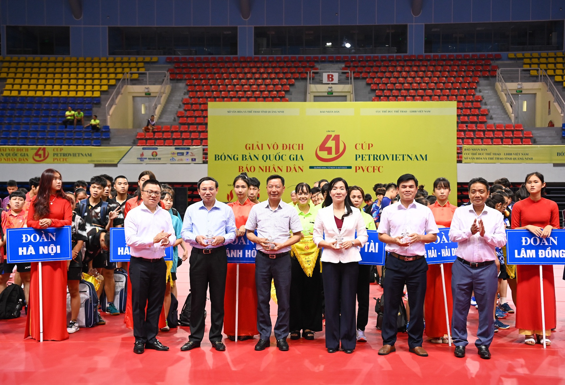 Tất cả đều hướng tới một giải đấu thành công tốt đẹp.