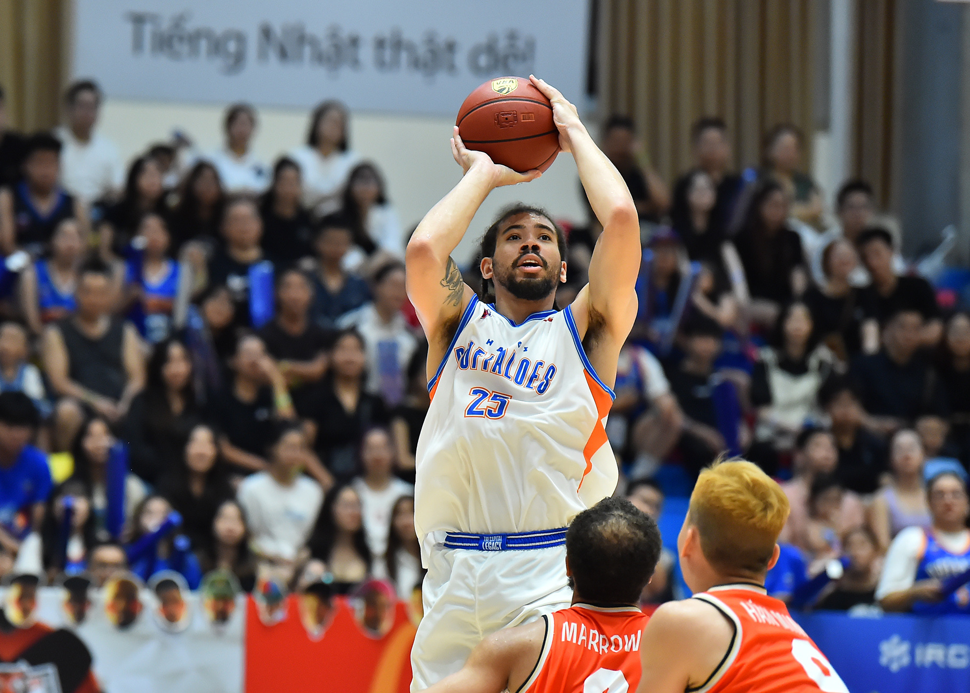 Trong hai hiệp thi đấu cuối cùng, khoảng cách chênh lệch giữa hai đội dần được thể hiện khi các cầu thủ Hanoi Buffaloes bắt đầu tìm được cảm giác ném cũng như Danang Dragons không còn giữ được lối chơi chủ động như trong hai hiệp đầu.