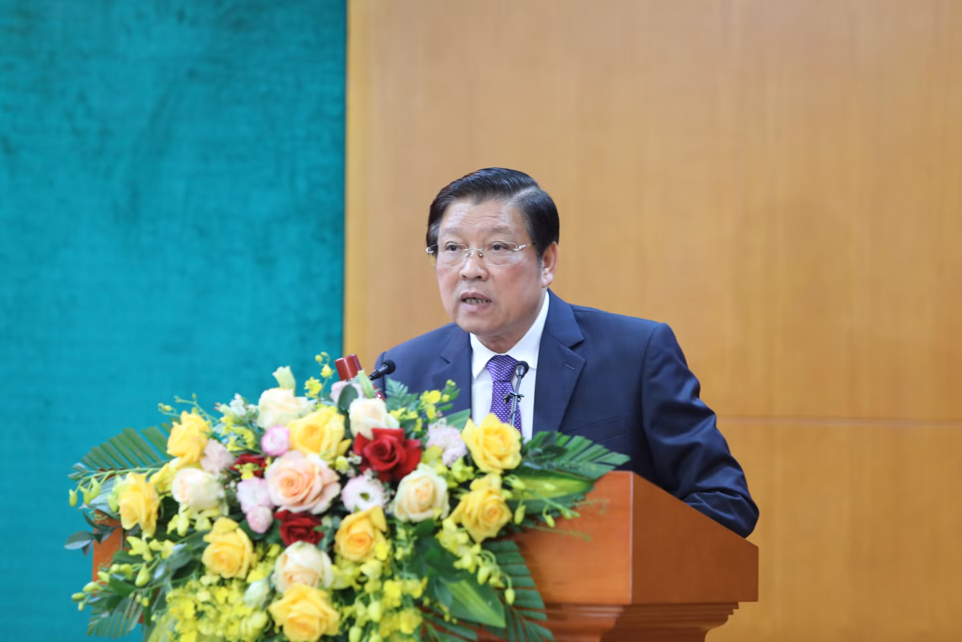 Đồng chí Phan Đình Trạc, Ủy viên Bộ Chính trị, Bí thư Trung ương Đảng, Trưởng Ban Nội chính Trung ương phát biểu tại Hội nghị toàn quốc tổng kết công tác ngành nội chính Đảng năm 2022, triển khai nhiệm vụ năm 2023, ngày 4/1/2023. (Ảnh: BNCTW)