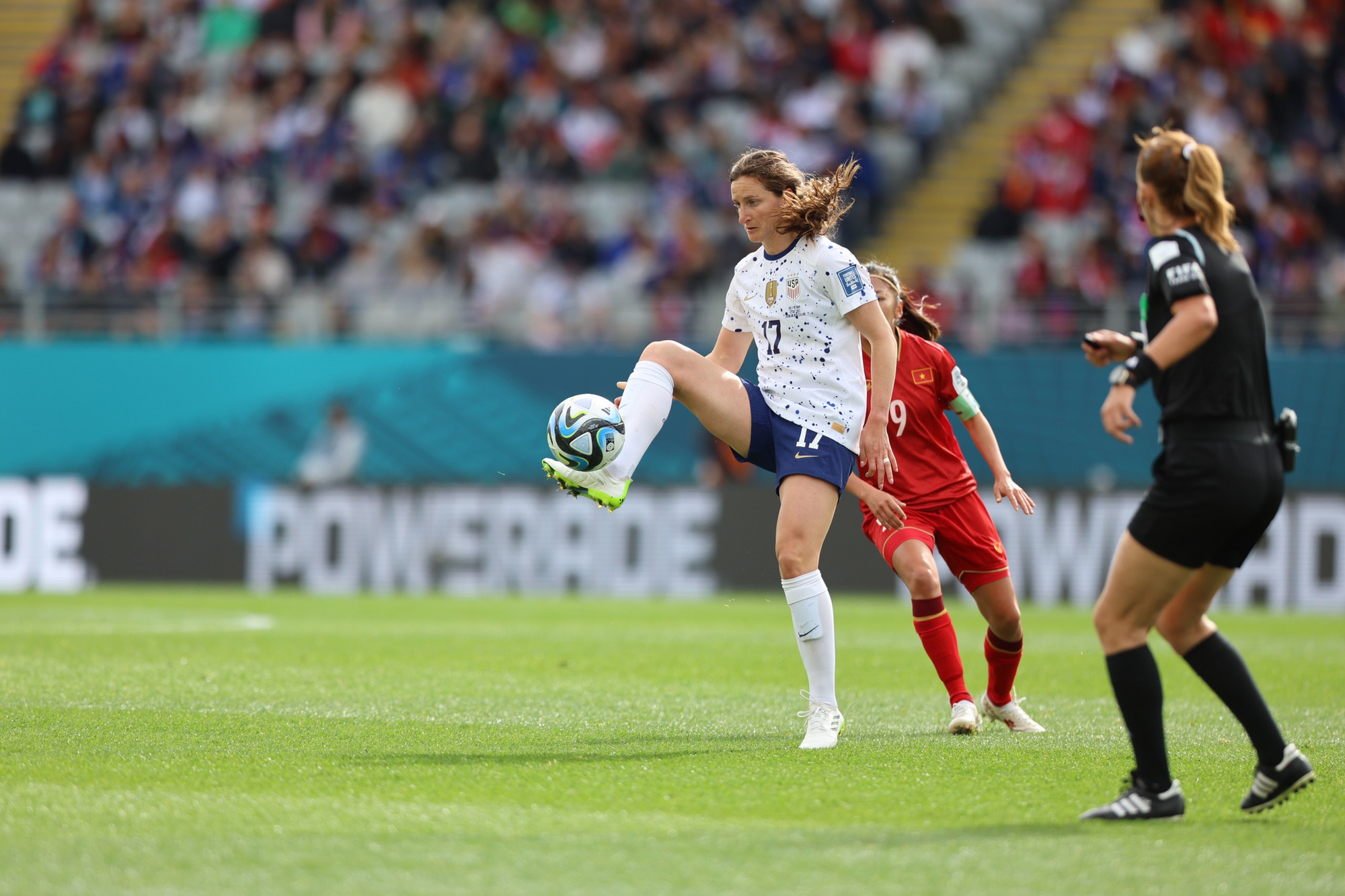 Đội tuyển nữ Việt Nam không thể lên bóng trước khả năng vượt trội của đội tuyển nữ Mỹ.