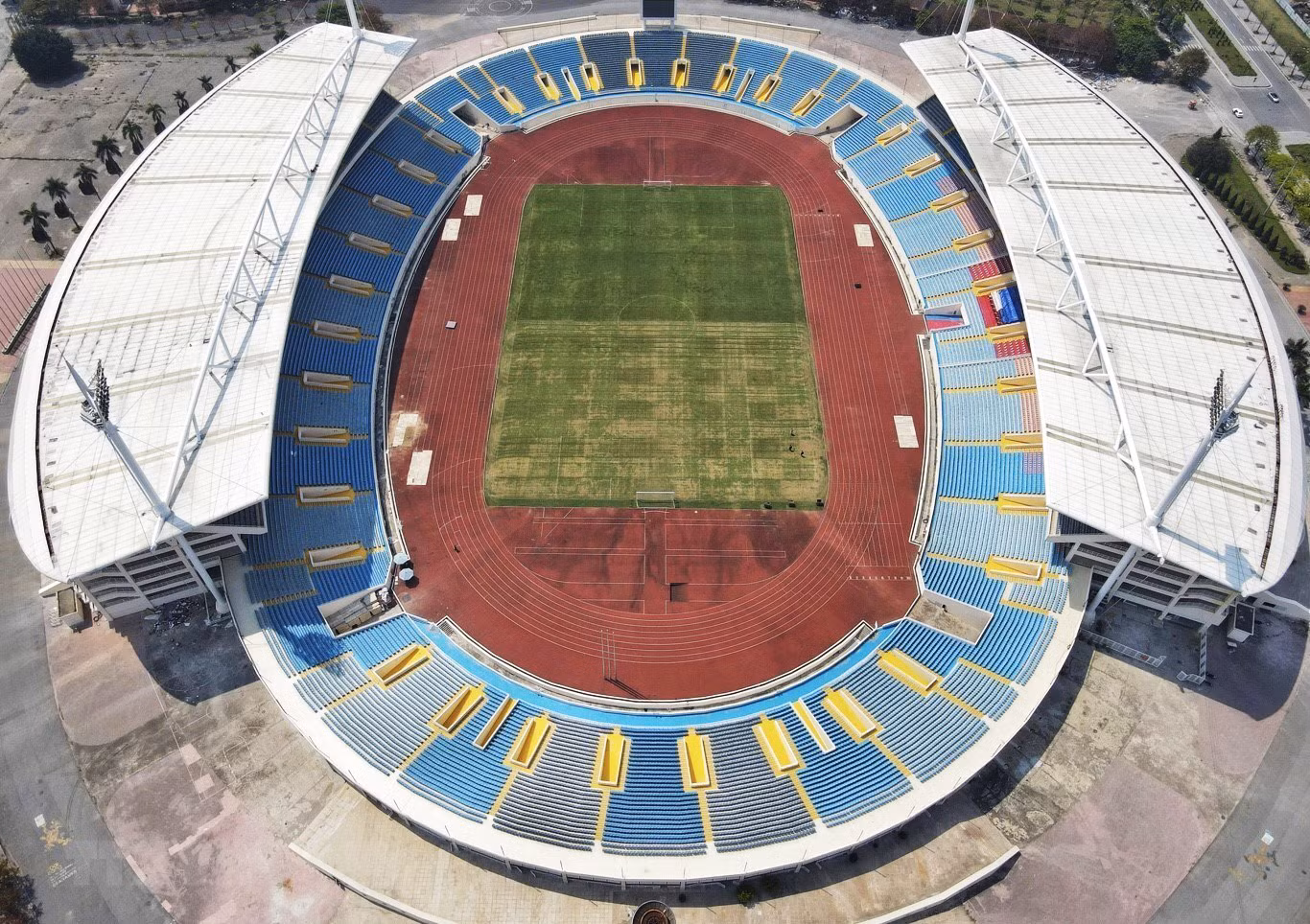 Toàn cảnh sân vận động quốc gia Mỹ Đình, thời điểm tiền SEA Games 31. (Ảnh: TTXVN)
