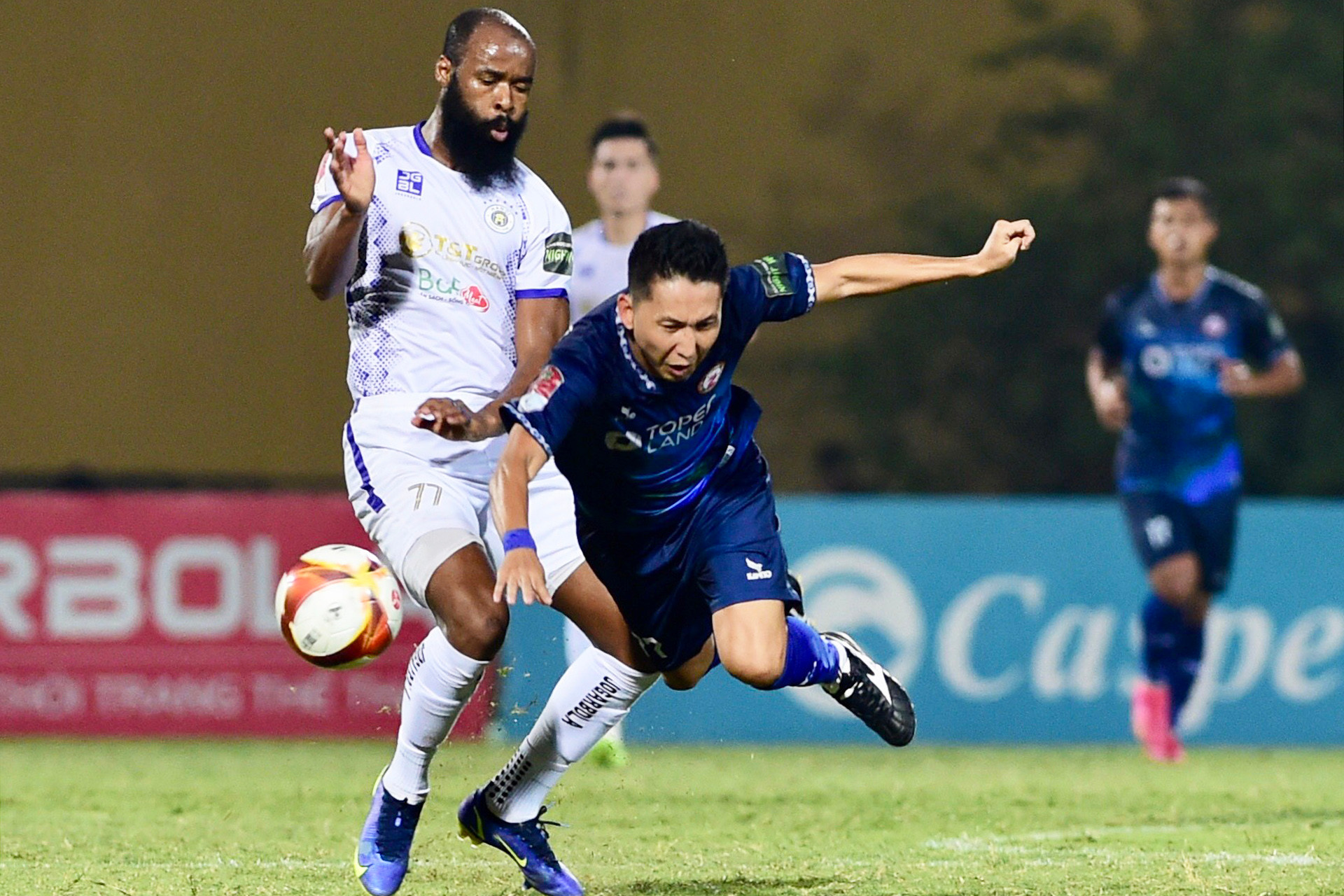 [Ảnh] Hà Nội rượt đuổi tỷ số cùng Bình Định ảnh 11