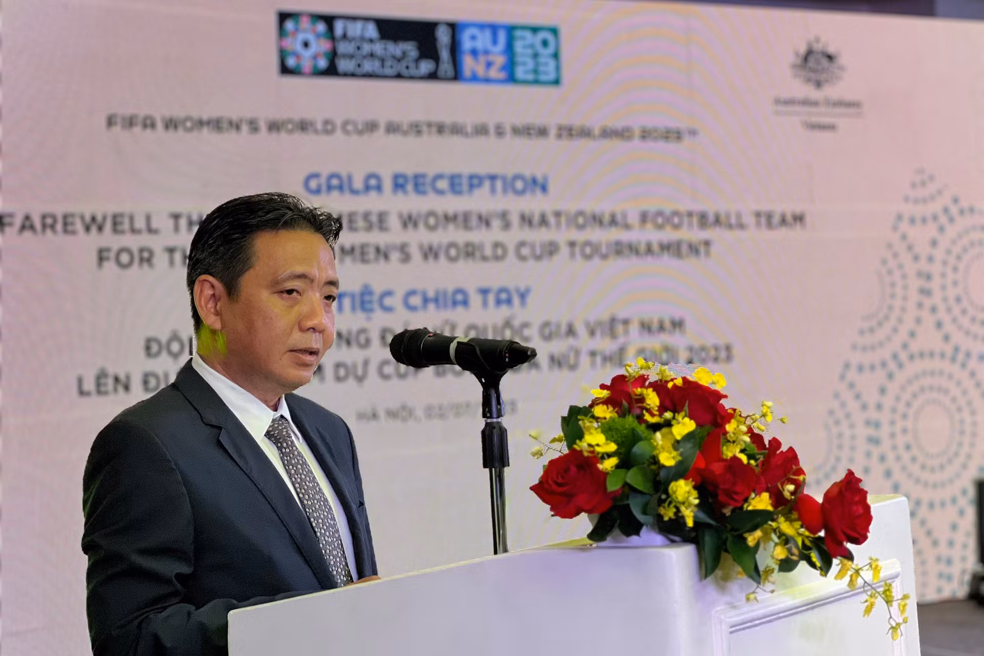 Thứ trưởng Văn hóa, Thể thao và Du lịch Hoàng Đạo Cương phát biểu tại buổi tiệc.