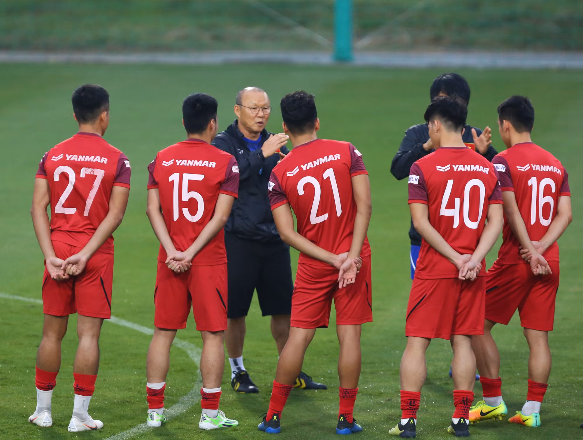 Các tuyển thủ luôn lắng nghe lời thầy chỉ bảo. (Ảnh: TTXVN) Các tuyển thủ luôn lắng nghe lời thầy chỉ bảo. (Ảnh: TTXVN)