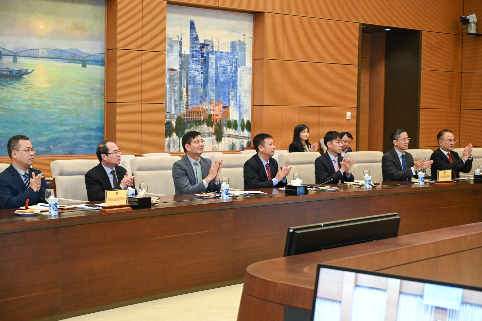 Các đồng chí Trưởng Cơ quan đại diện Việt Nam ở nước ngoài dự buổi tiếp.