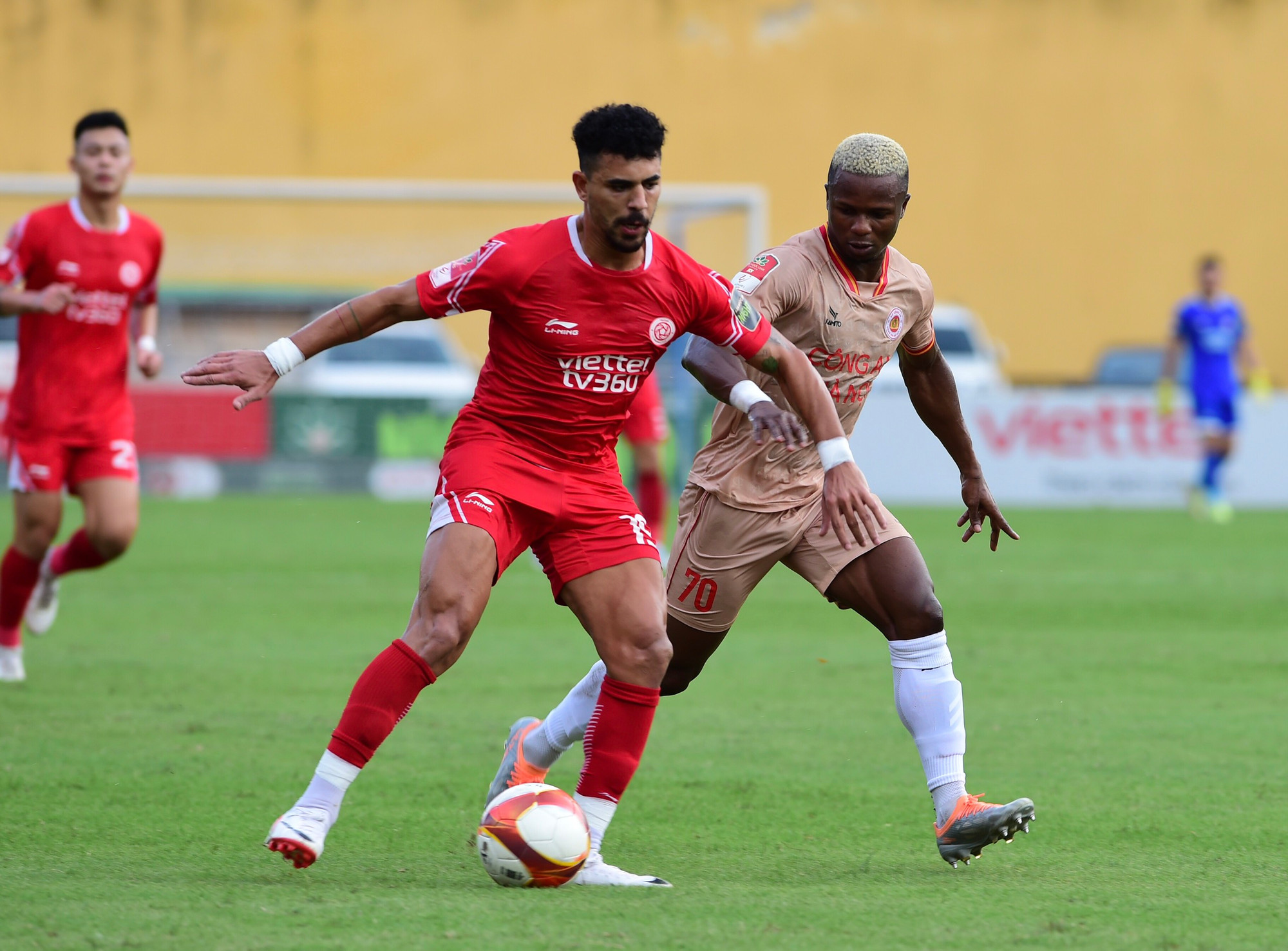 [Ảnh] Quang Hải ghi bàn, Công an Hà Nội tiến sát ngôi vô địch ảnh 5