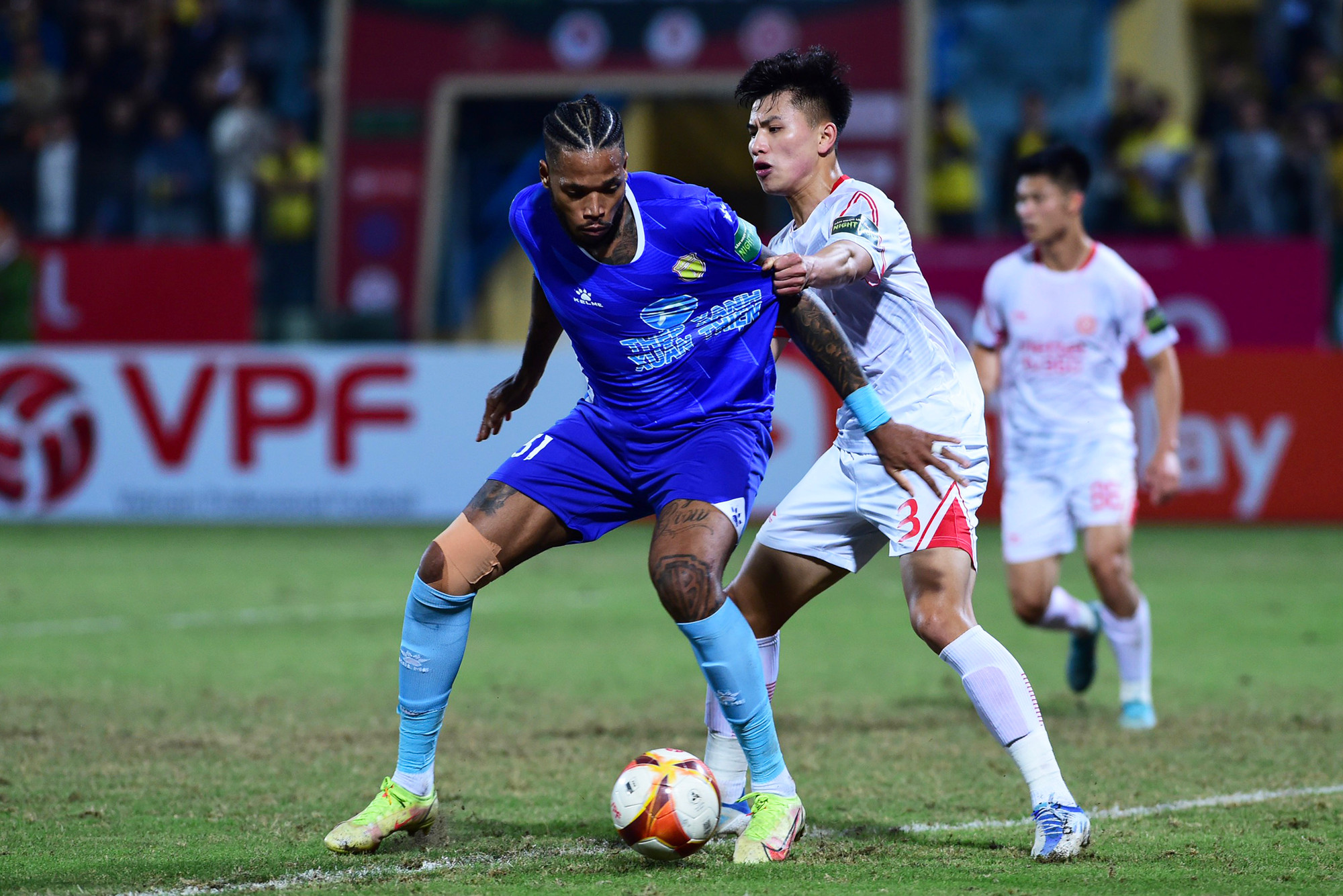 Dominic Vinicious đóng vai trò lớn trong lối chơi của Nam Định.