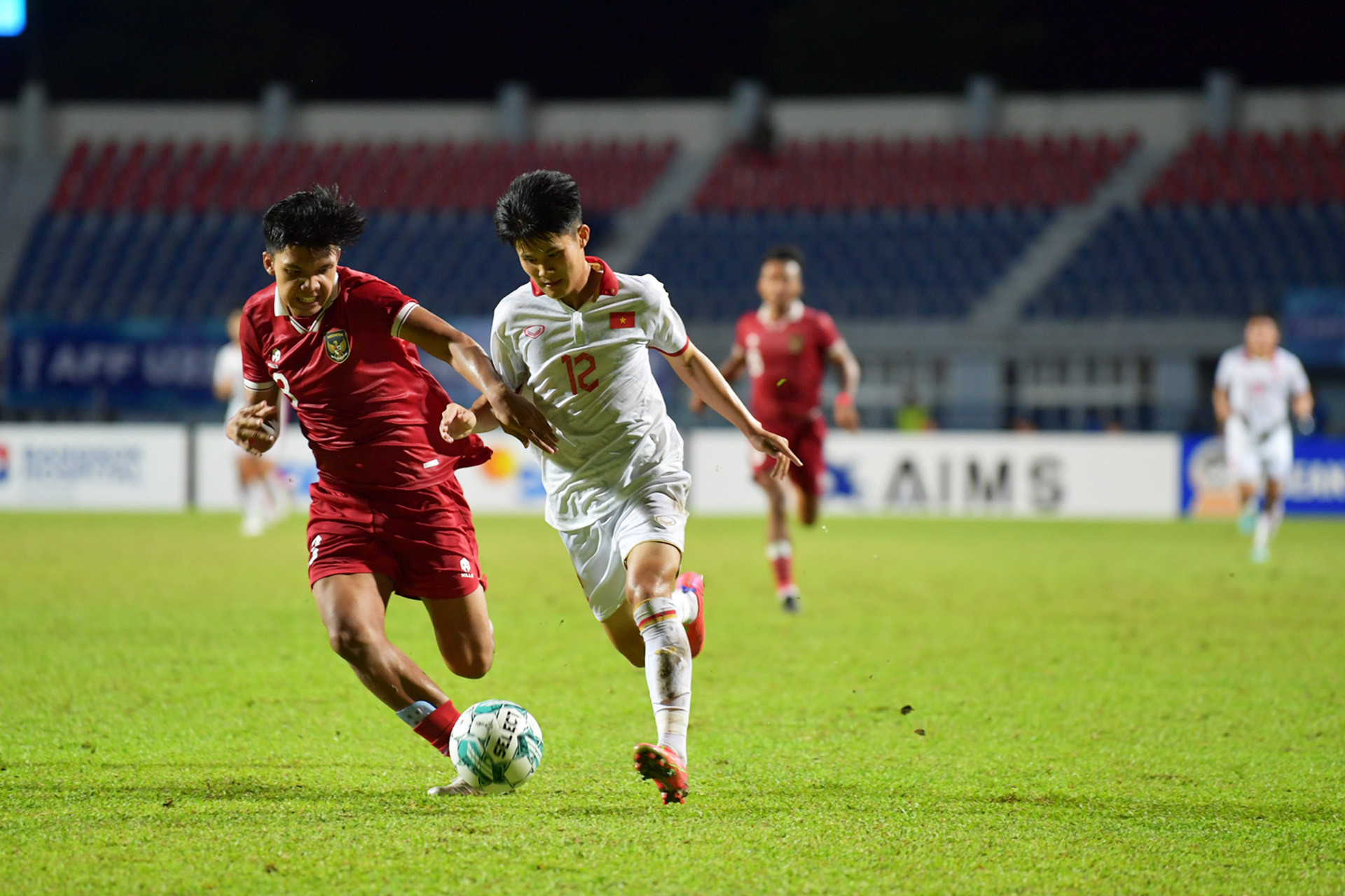 Trận đấu giằng co đến hết 2 hiệp phụ nhưng không có bàn thắng. Hai đội bước vào loạt sút luân lưu kịch tính.