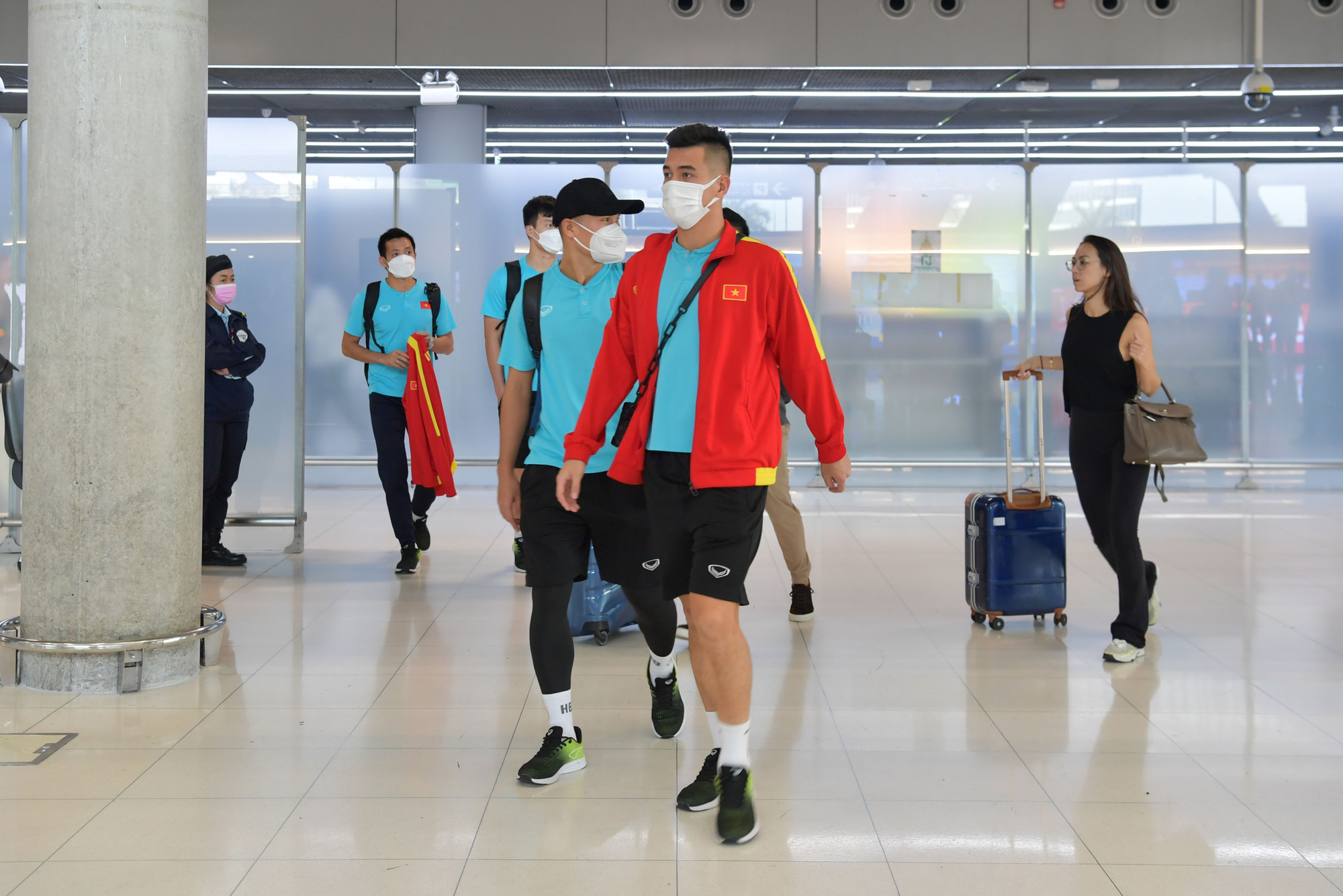 Mặc dù vừa trải qua một trận đấu vất vả, nhưng các cầu thủ vẫn tỏ ra thỏa mái và tự tin.