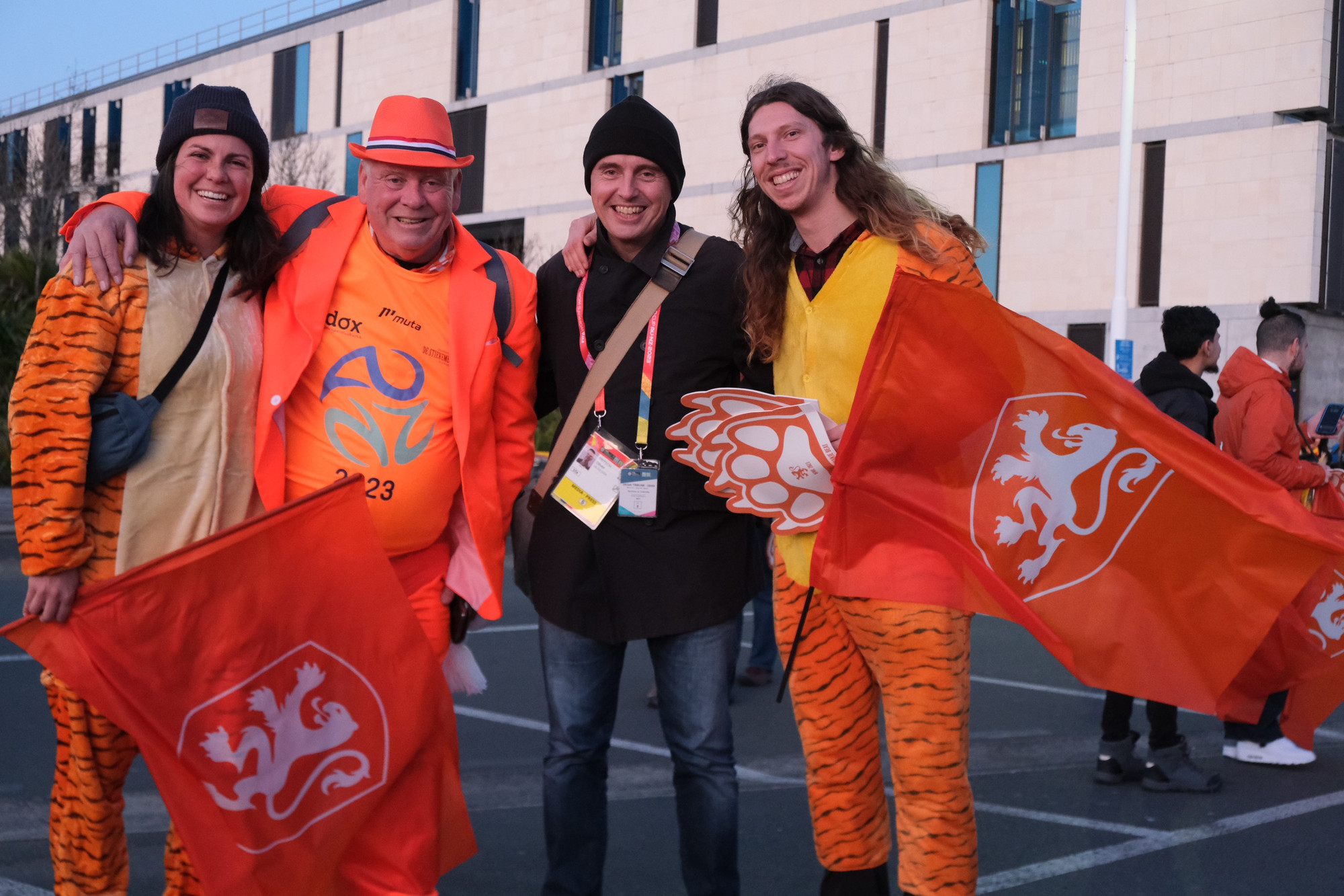 Màu sắc quen thuộc của "Cơn lốc màu da cam".