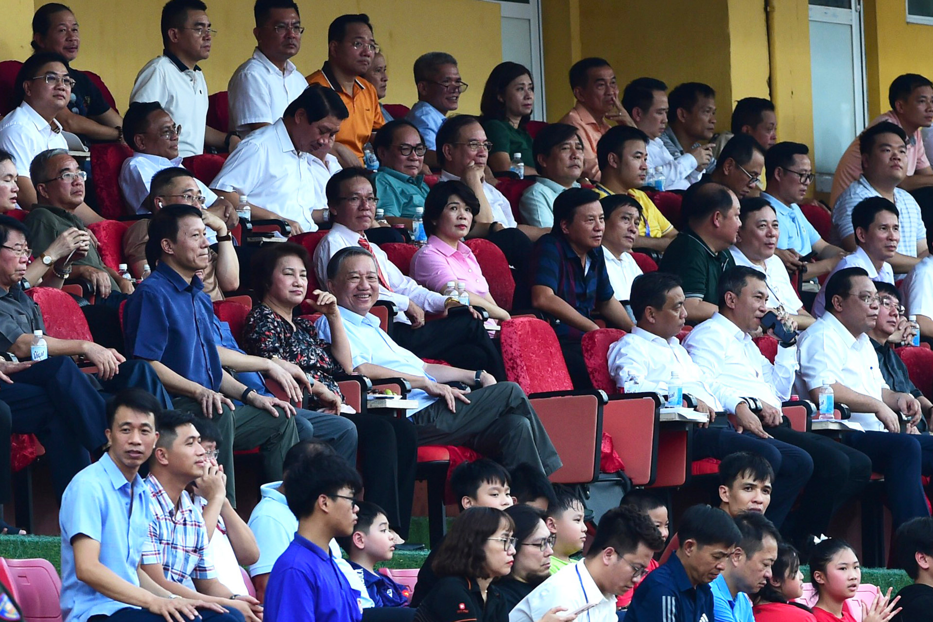 Đại tướng Tô Lâm, Ủy viên Bộ Chính trị, Bộ trưởng Công an có mặt trên khán đàn để theo dõi.