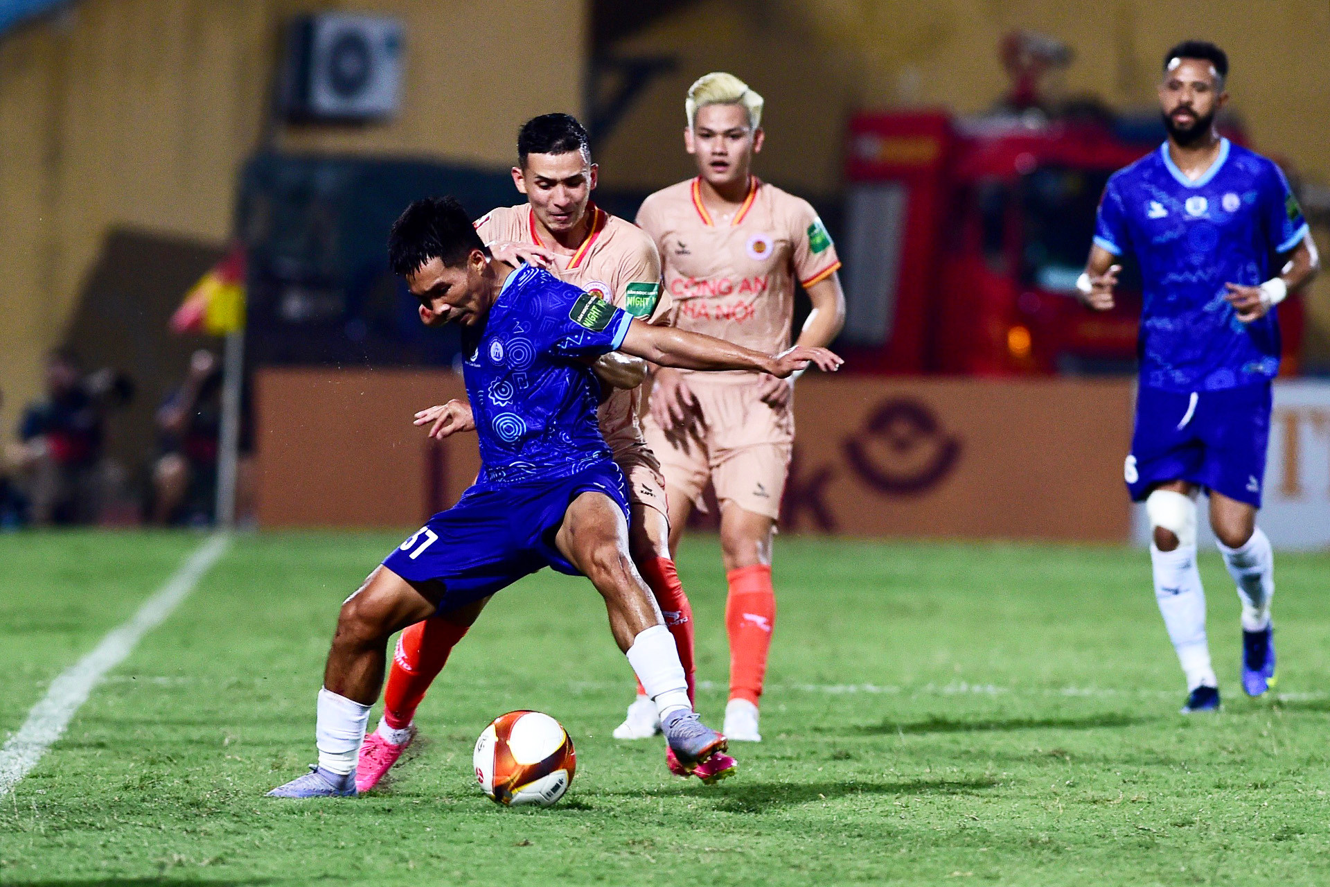 Công an Hà Nội gặp phải sự truy cản quyết liệt của Khánh Hòa.