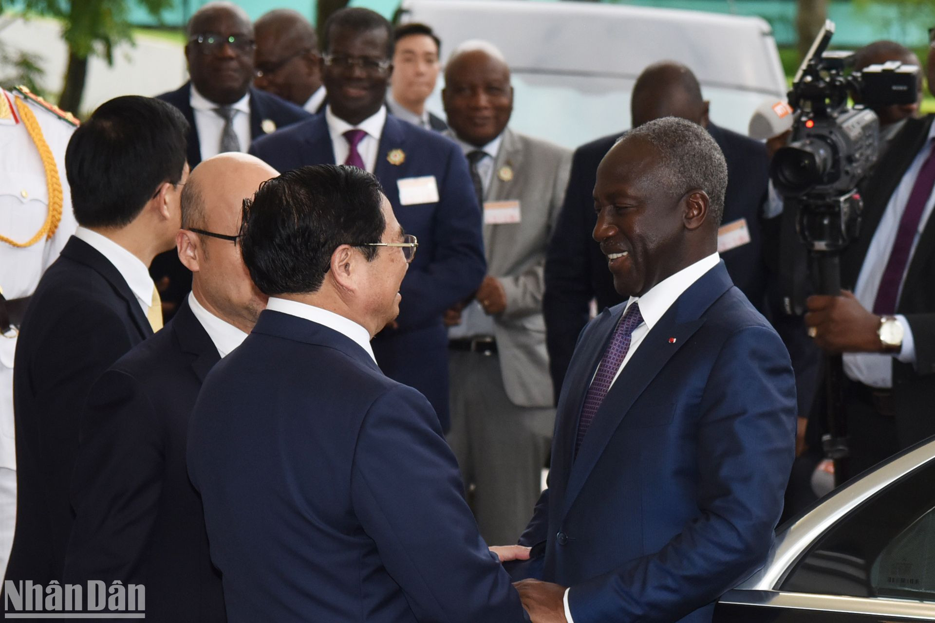 Thủ tướng Phạm Minh Chính tiếp Chủ tịch Quốc hội Bờ Biển Ngà Adama Bictogo.