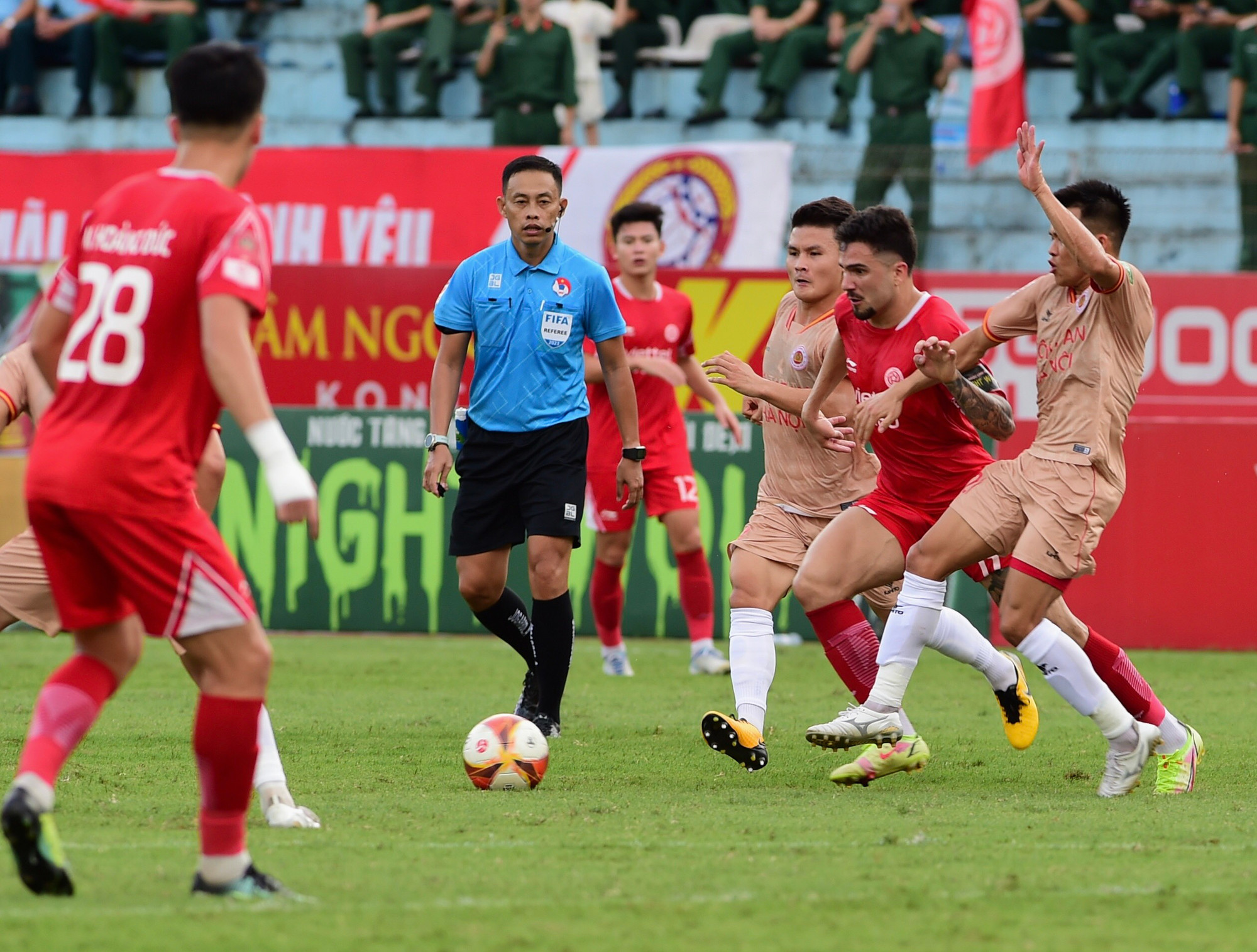 Khu vực trung tuyến hoạt động liên tục.