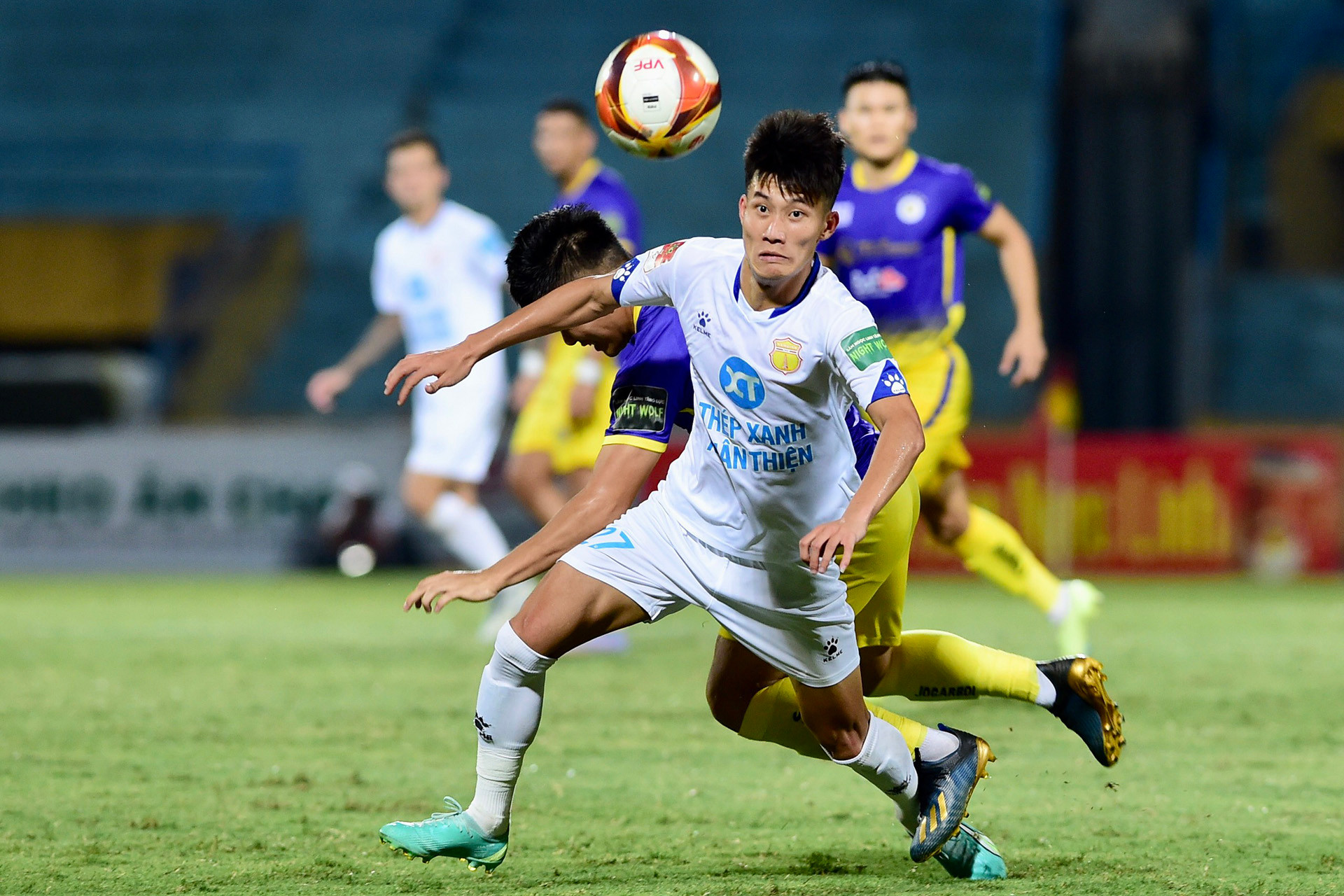 Hàng tiền vệ của Nam Định cũng chưa phát huy hết hiệu quả.