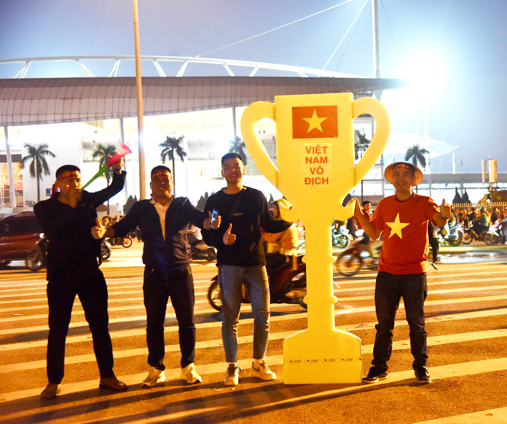 Niềm tin "Việt Nam vô địch".