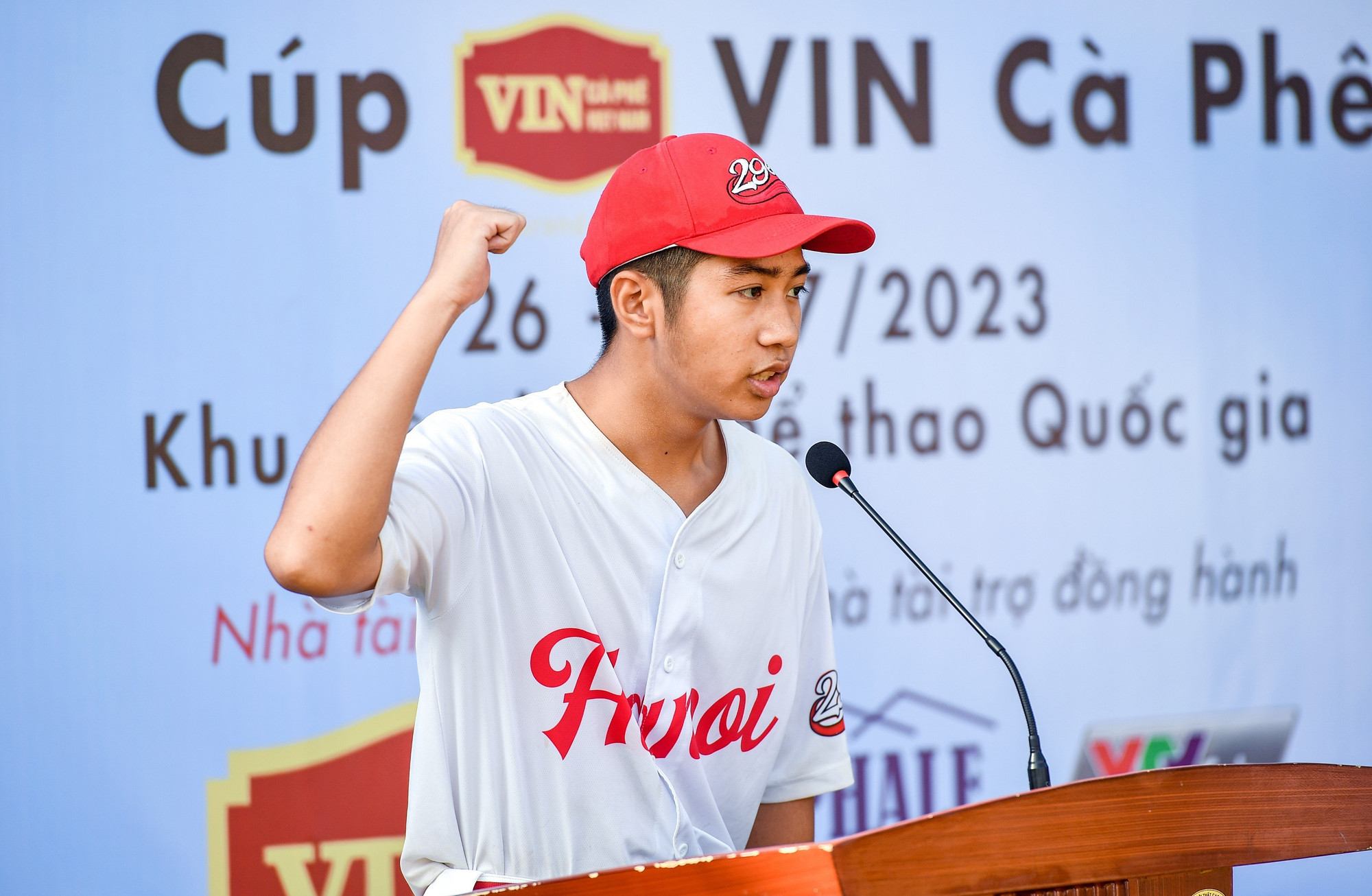 Đại diện các vận động viên tuyên thệ giữ vững tinh thần trung thực và cao thượng trong thi đấu.