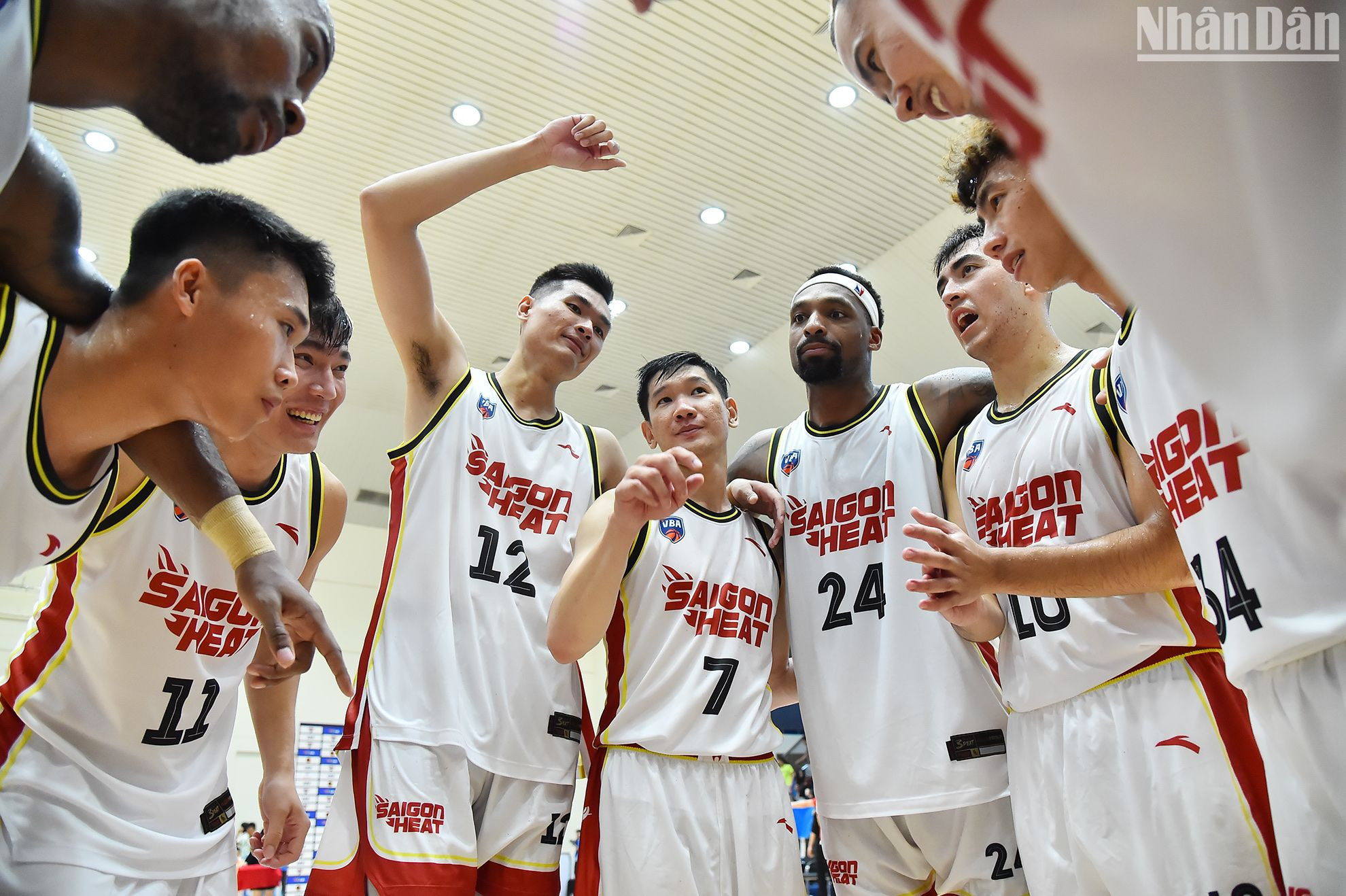 Tập thể Saigon Heat từng giành ba chức vô địch VBA liên tiếp.