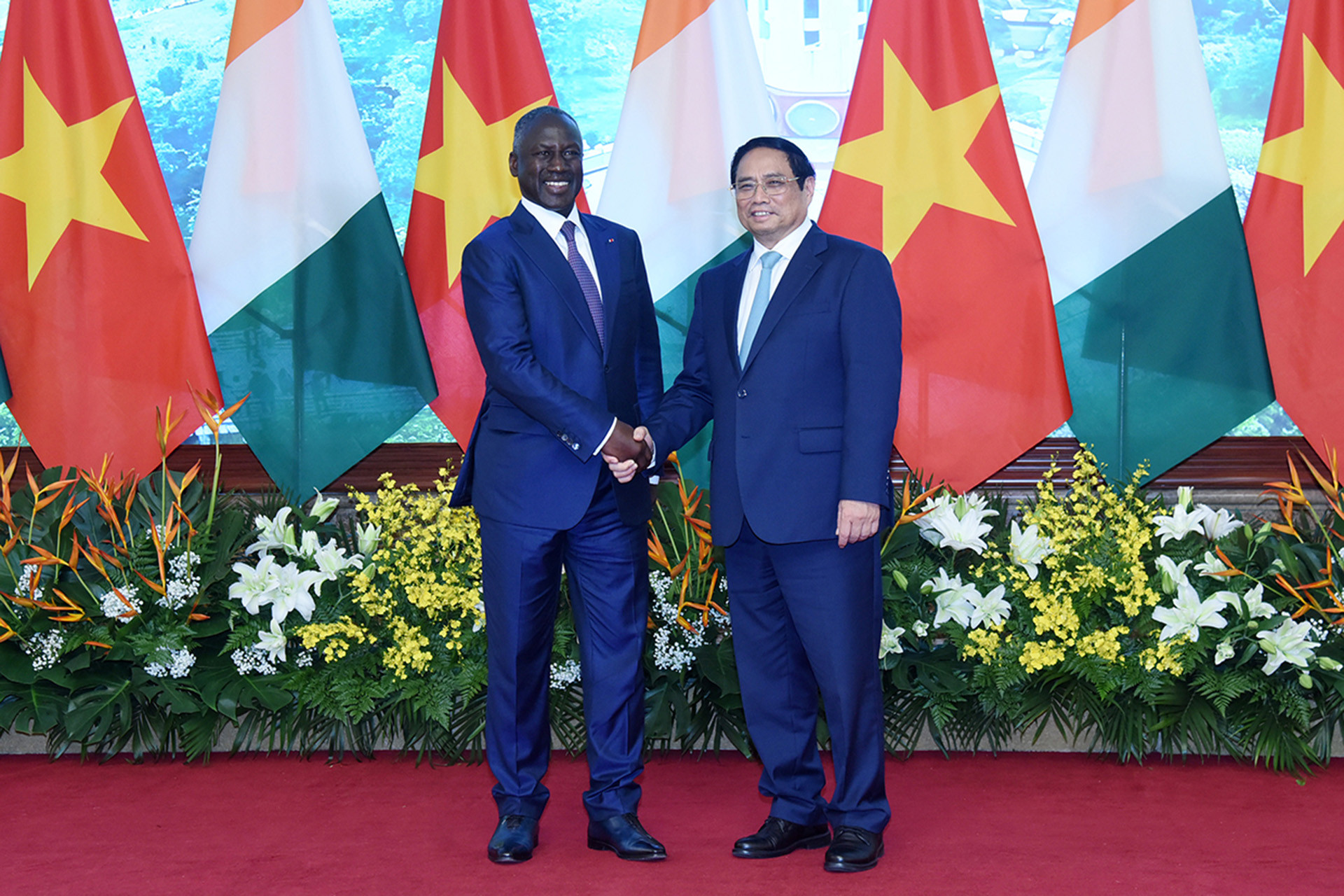 Thủ tướng Phạm Minh Chính và Chủ tịch Quốc hội Bờ Biển Ngà Adama Bictogo.