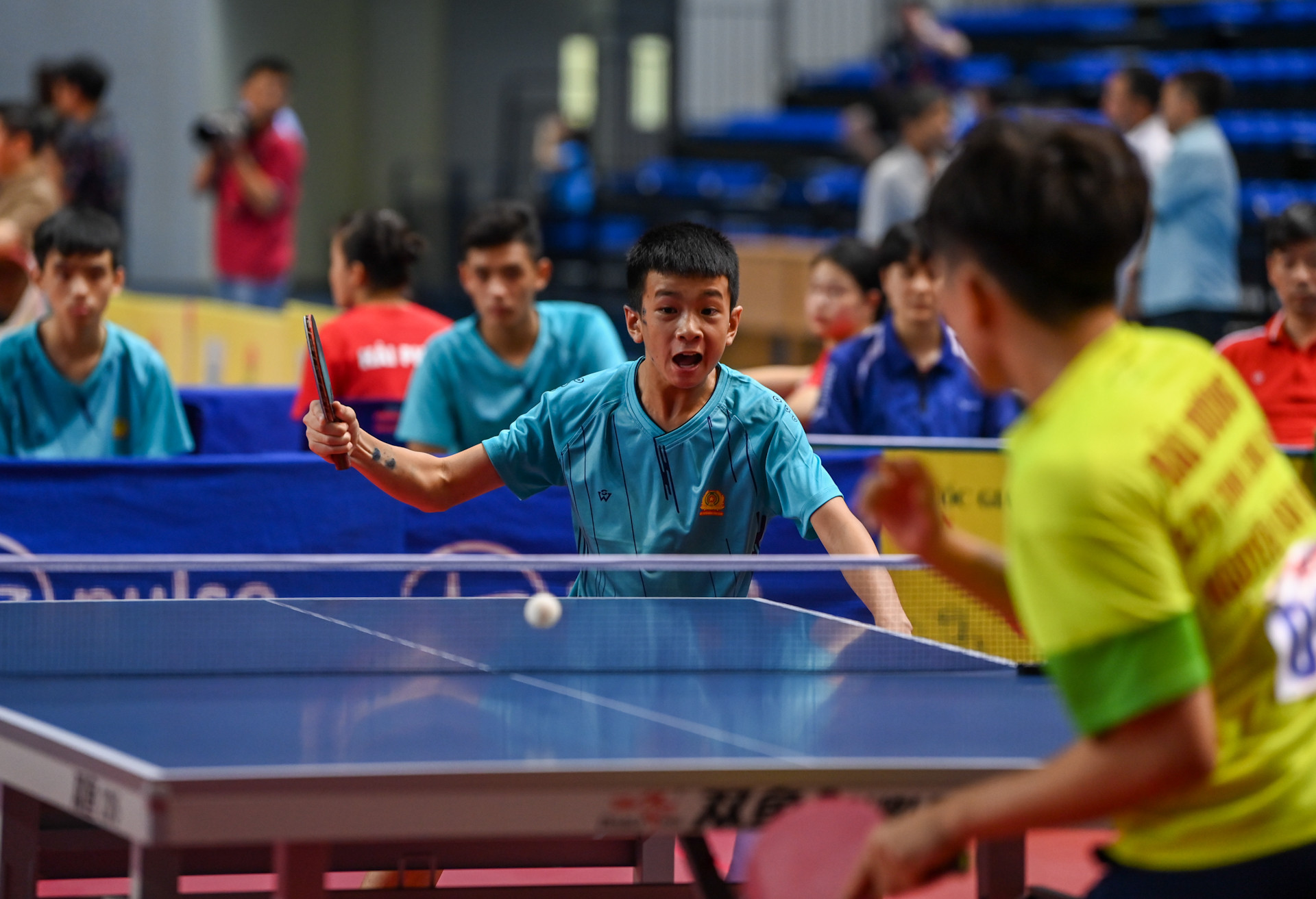 Võ Phùng Bảo An (Công an Nhân dân) dù chỉ 13 tuổi nhưng rất bùng nổ khi thi đấu.