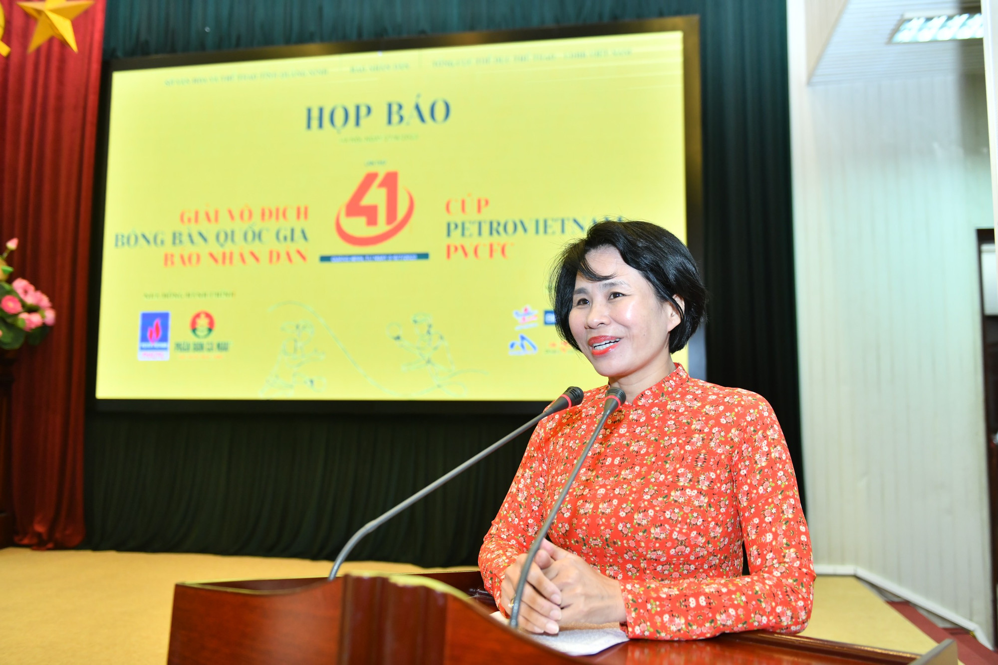 Phó Tổng cục trưởng Tổng cục Thể dục Thể thao Lê Thị Hoàng Yến phát biểu tại buổi họp báo.