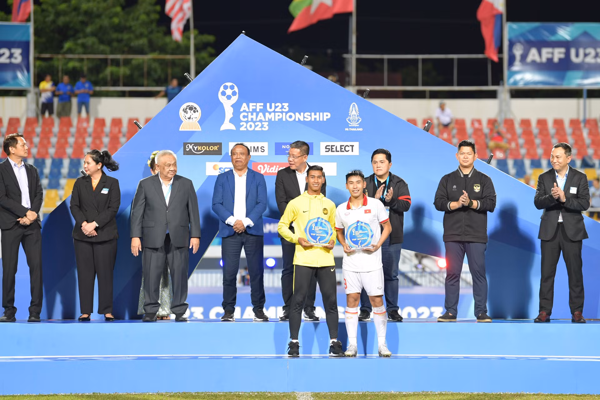 Đinh Xuân Tiến là đồng Vua Phá lưới khi có cùng 3 bàn thắng như Alif Ikmalrizal của U23 Malaysia.