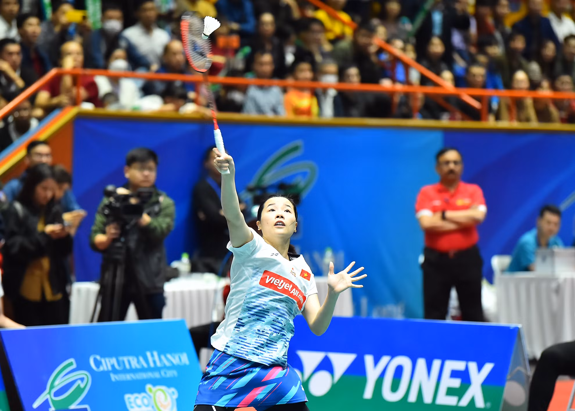 Chiến thắng với tỷ số chênh lệch 21-7 ở set 1 giúp cho Thùy Linh có lợi thế lớn tại trận chung kết. Chiến thắng với tỷ số chênh lệch 21-7 ở set 1 giúp cho Thùy Linh có lợi thế lớn tại trận chung kết.