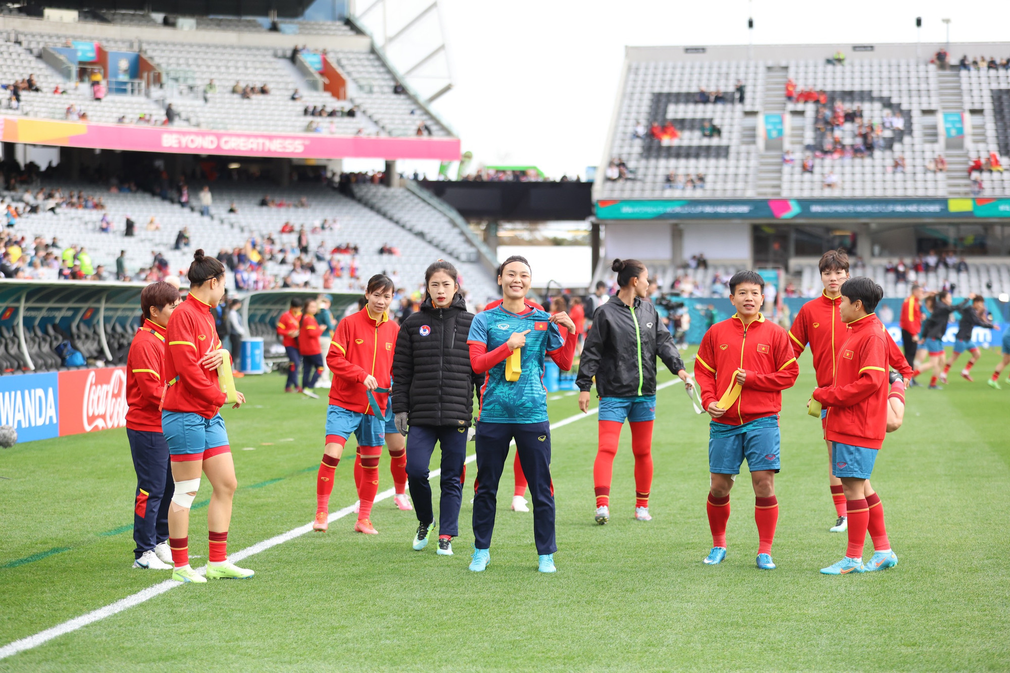 Các cầu thủ đã sẵn sàng bước vào trận đấu đầy thử thách.