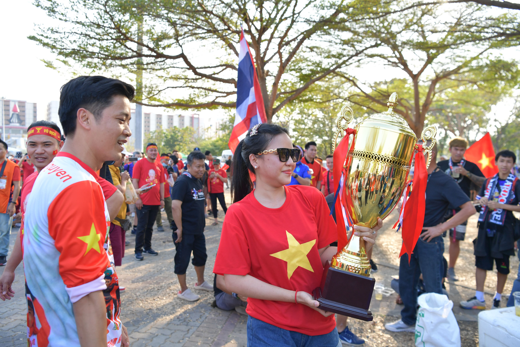 Các cổ động viên tràn đầy hy vọng đội tuyển Việt Nam sẽ giành cúp vàng giải đấu năm nay.