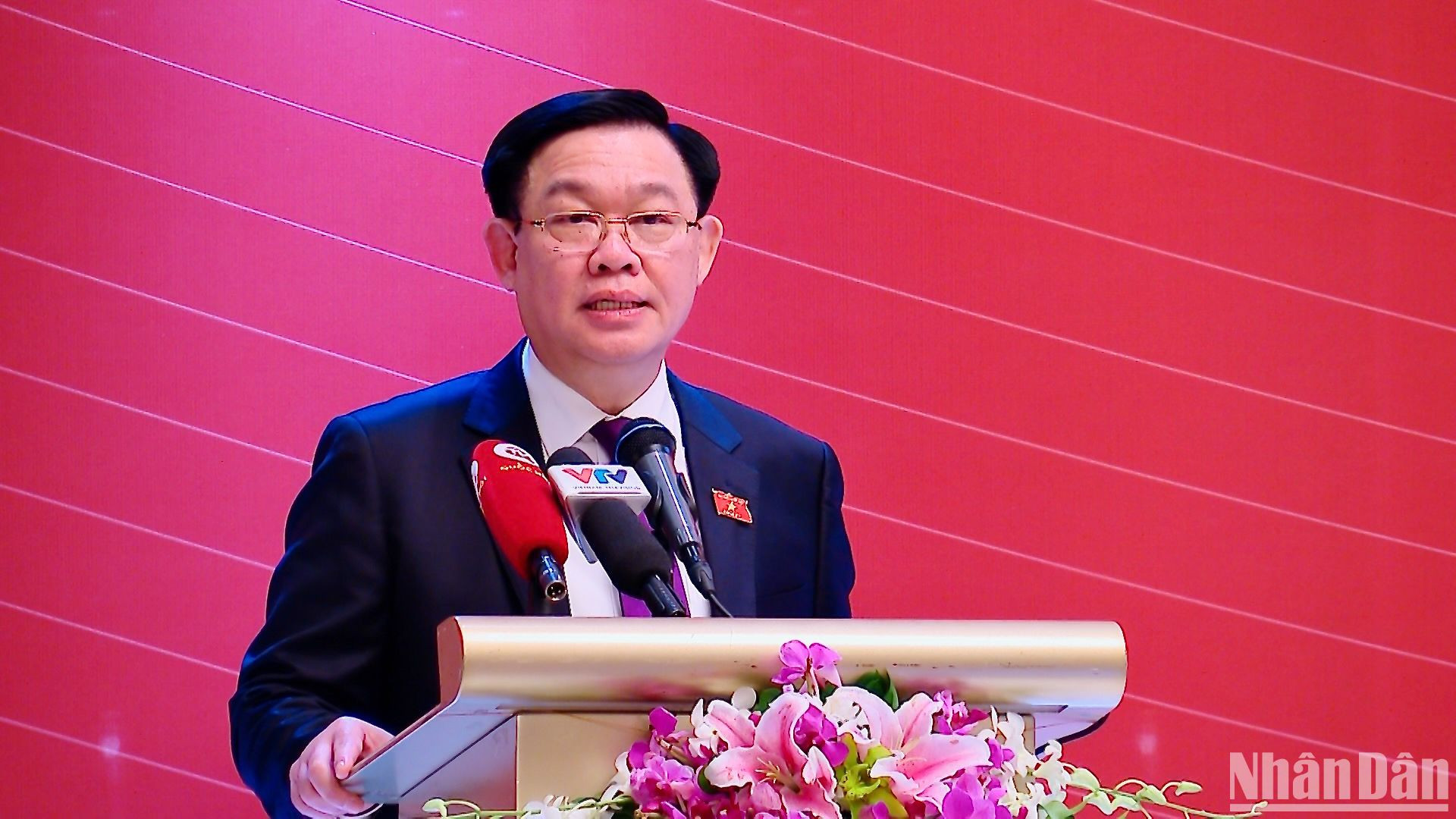 Chủ tịch Vương Đình Huệ phát biểu tại diễn đàn. (Ảnh: CHIẾN THẮNG)