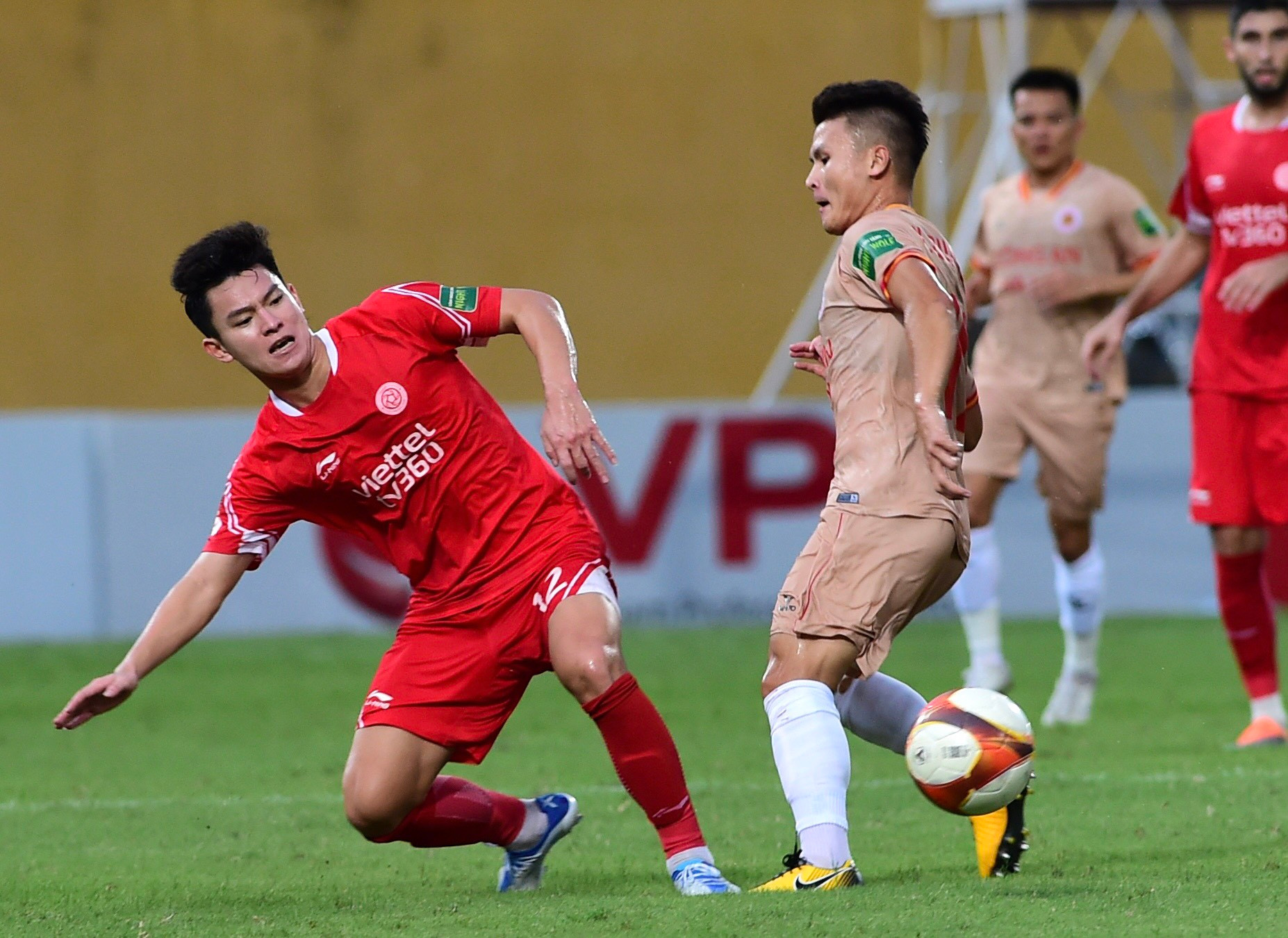 Quang Hải cố gắng chứng tỏ bản thân sau khi trở về từ Pháp.