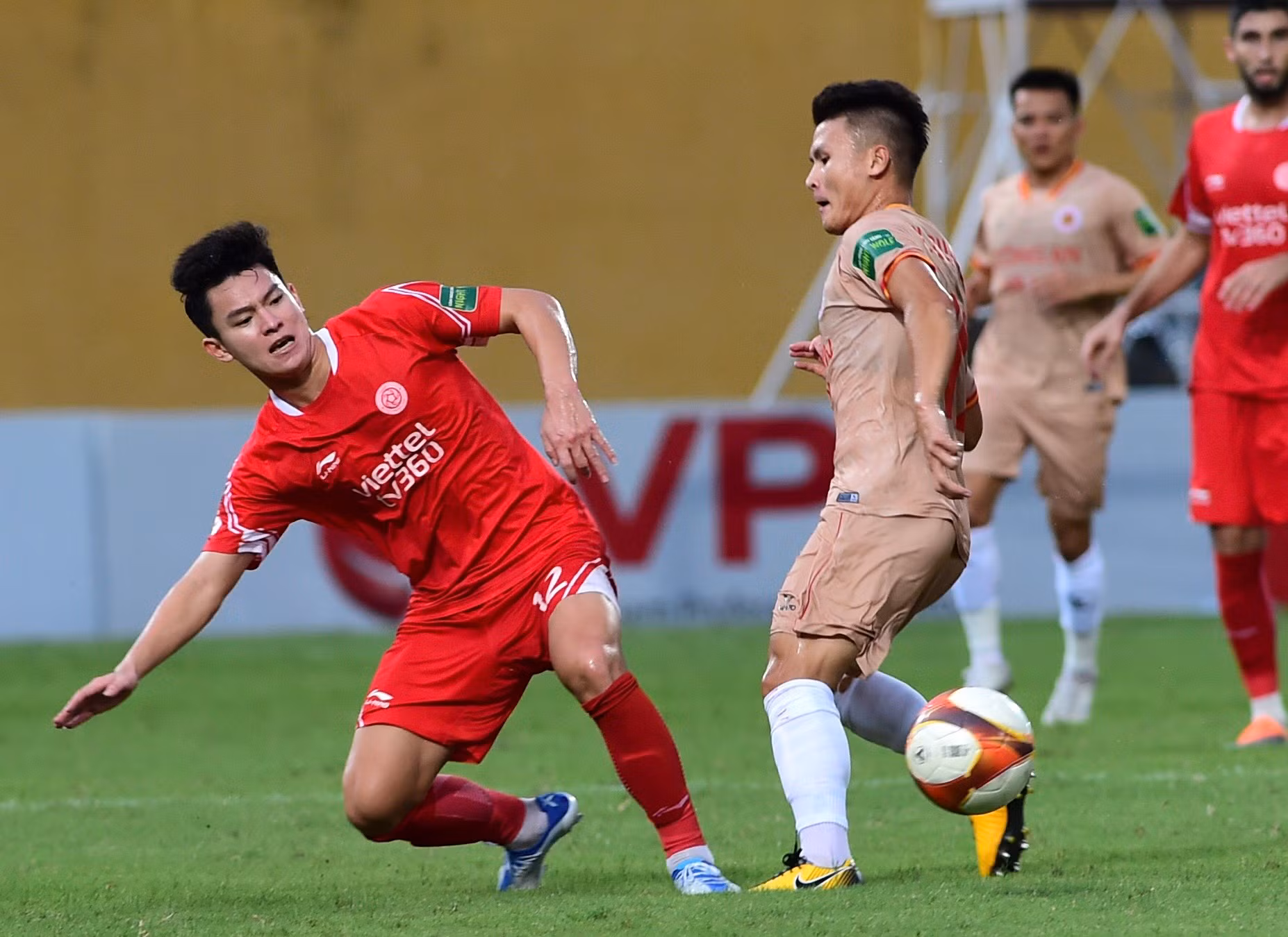 Quang Hải cố gắng chứng tỏ bản thân sau khi trở về từ Pháp.