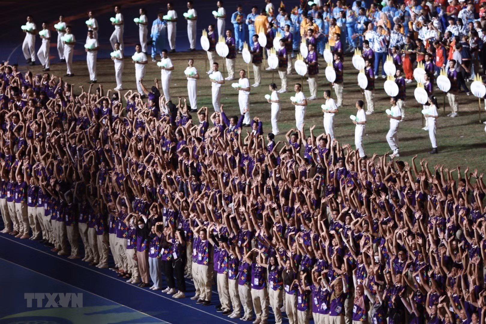 Màn diễu hành của lực lượng tình nguyện viên.