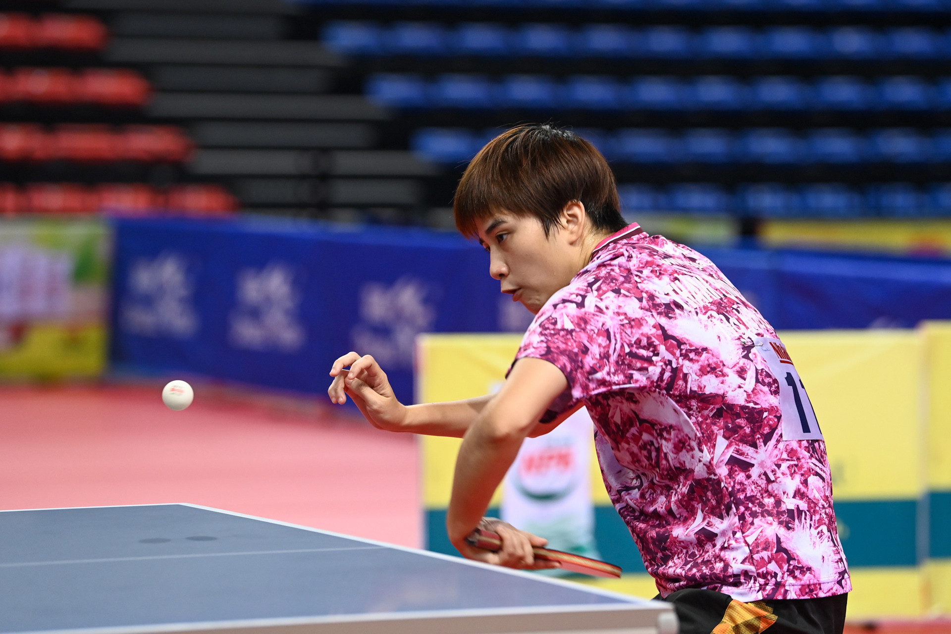 Nguyễn Khoa Diệu Khánh là nhà vô địch đơn nữ mùa giải 2022 sau khi đánh bại người đàn chị Mai Hoàng Mỹ Trang tại trận chung kết. Diệu Khánh luôn nghiêm túc trong tập luyện và thi đấu, phấn đấu để trở thành một trong những tay vợt chủ chốt của bóng bàn nữ TP Hồ Chí Minh. Nguyễn Khoa Diệu Khánh là nhà vô địch đơn nữ mùa giải 2022 sau khi đánh bại người đàn chị Mai Hoàng Mỹ Trang tại trận chung kết. Diệu Khánh luôn nghiêm túc trong tập luyện và thi đấu, phấn đấu để trở thành một trong những tay vợt chủ chốt của bóng bàn nữ TP Hồ Chí Minh.