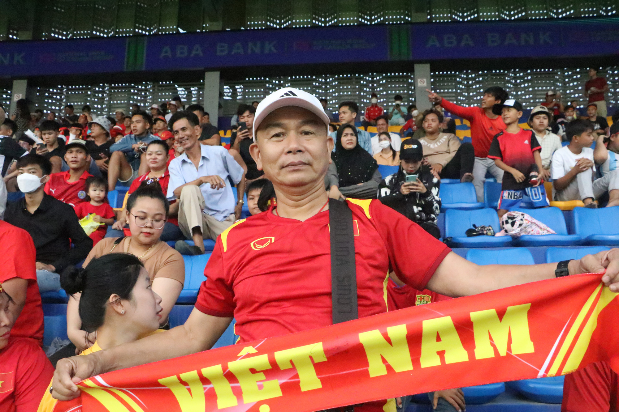 Khán giả tự tin vào chiến thắng của Việt Nam. Khán giả tự tin vào chiến thắng của Việt Nam.