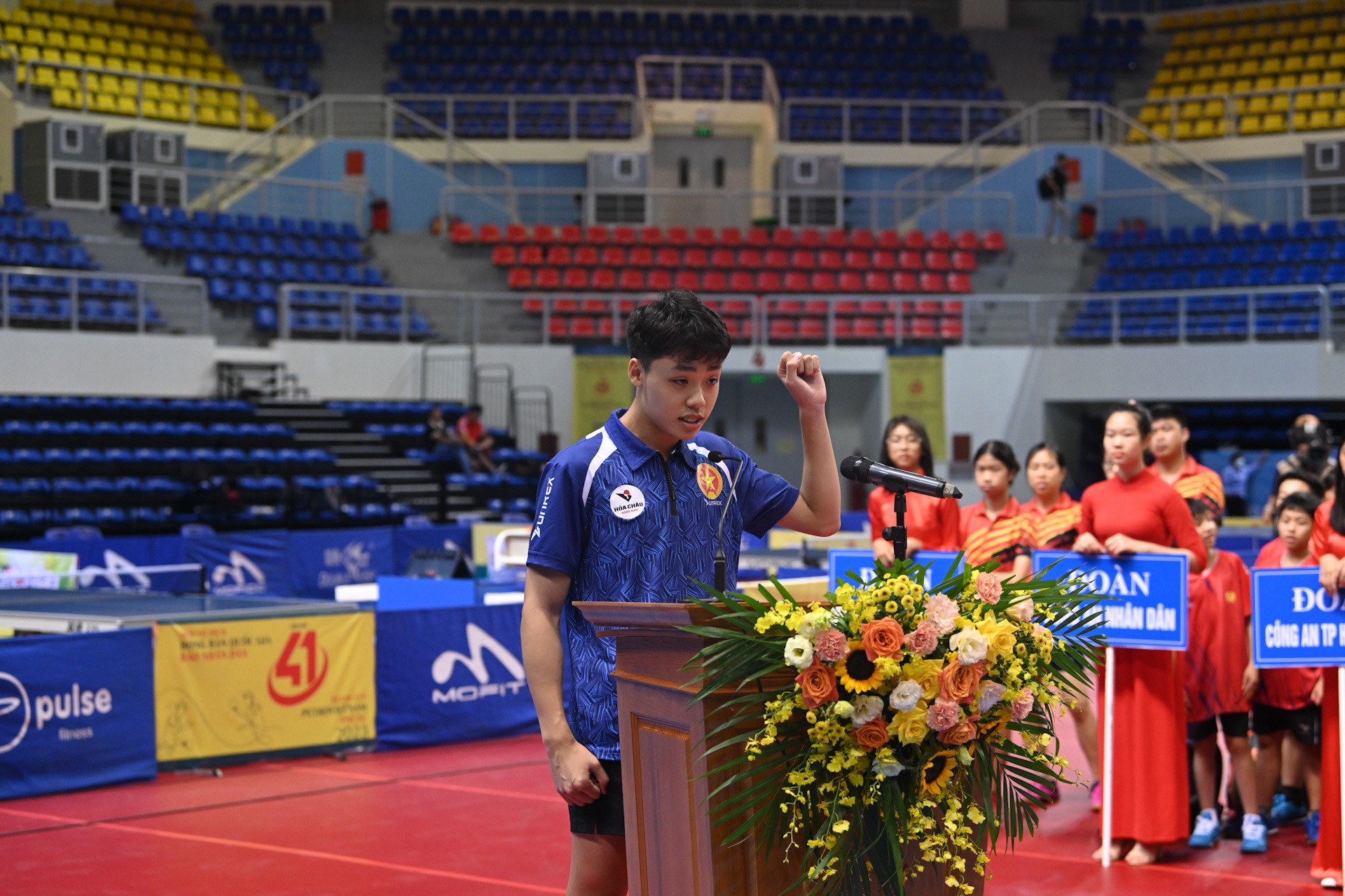 Vận động viên Nguyễn Hoàng Lâm tuyên thệ sẽ thi đấu hết mình vì tinh thần cao thượng của thể thao để góp phần vào sự thành công của giải.