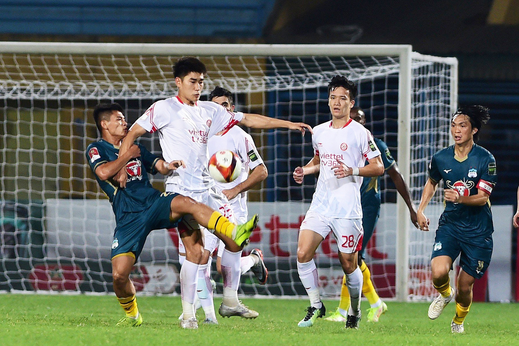 Hàng công của Viettel gặp khó khăn.