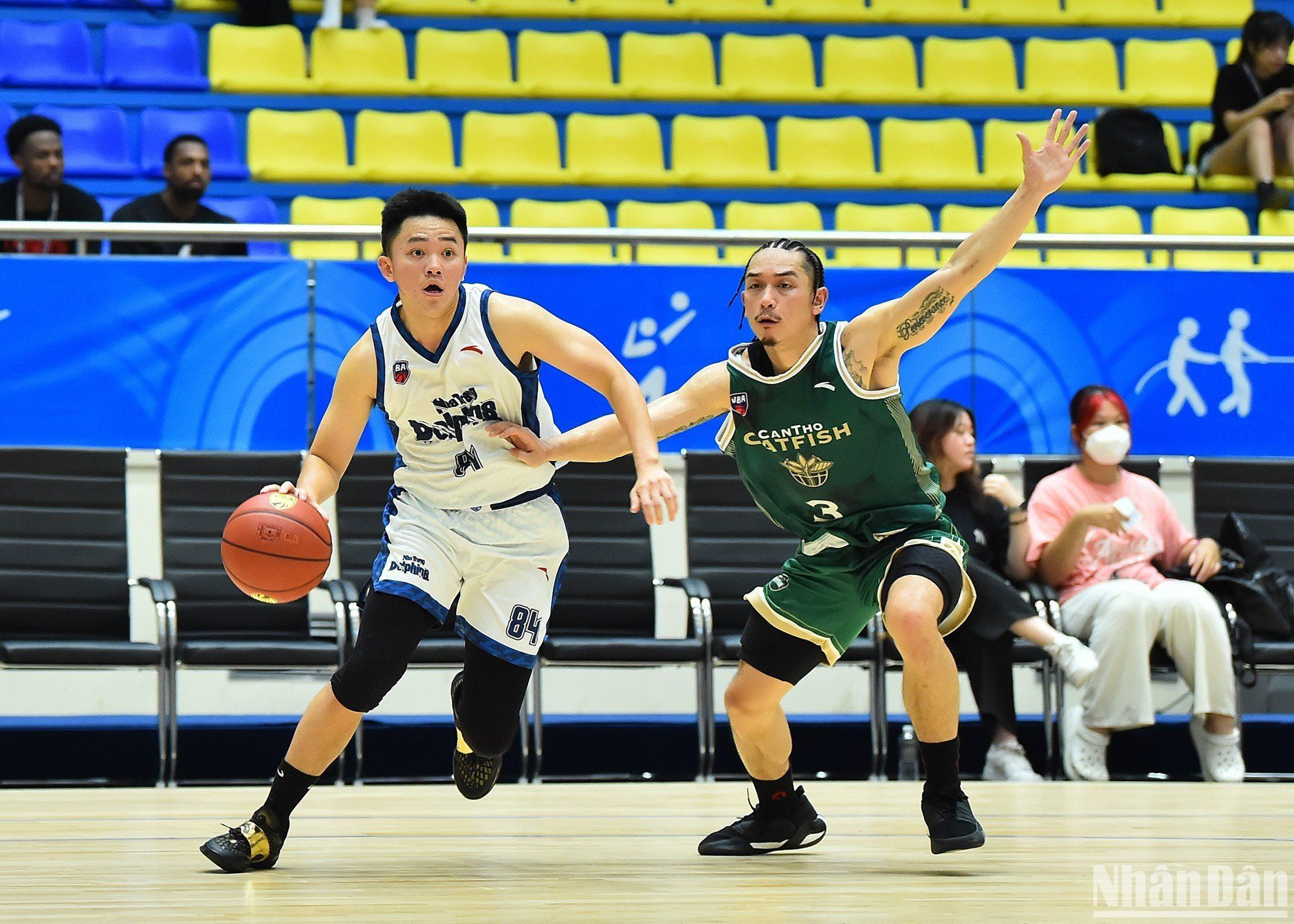 Huỳnh Vĩnh Quang có nhiều đóng góp trong màu áo "Út Phin". Huỳnh Vĩnh Quang có nhiều đóng góp trong màu áo "Út Phin".